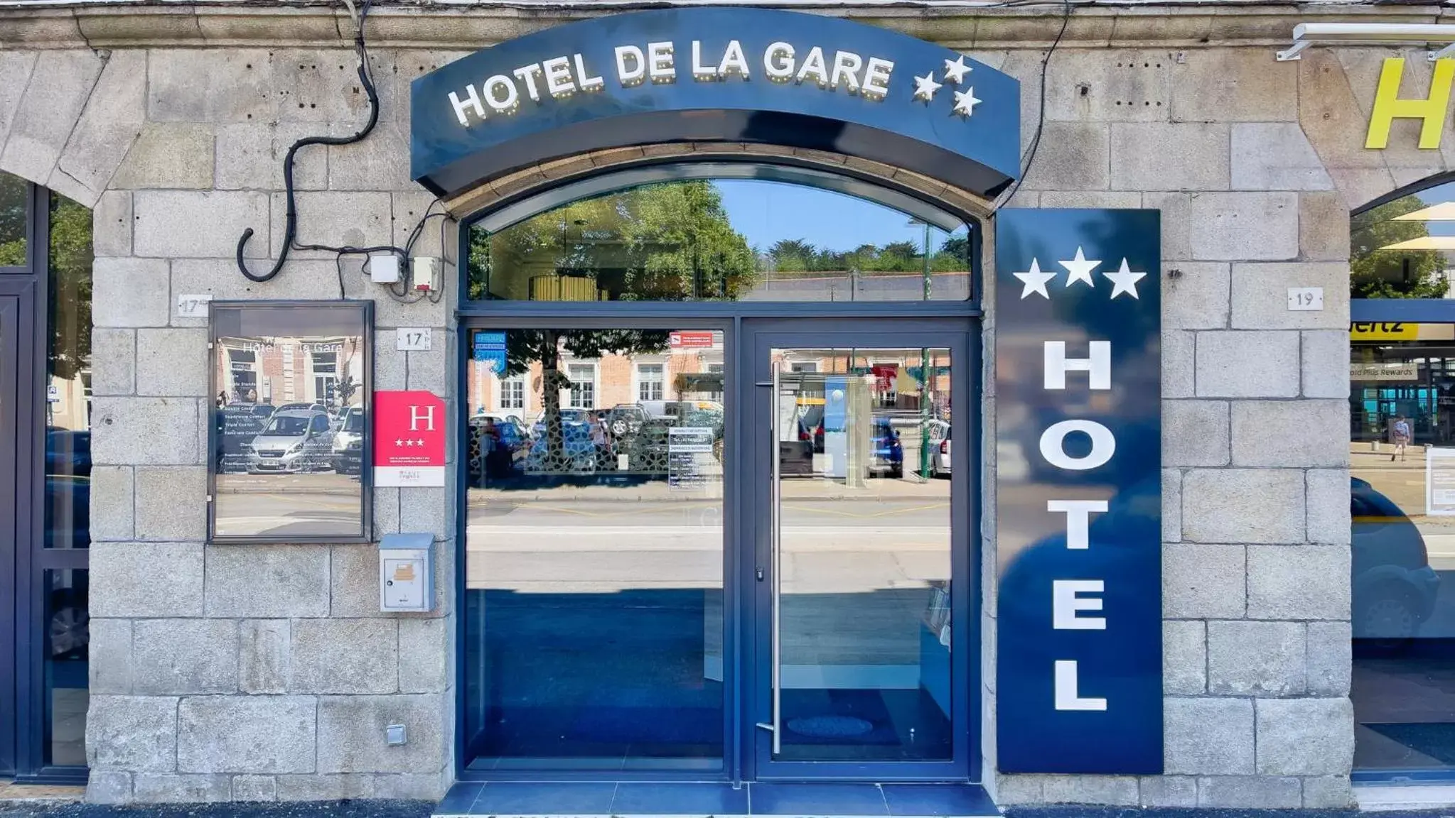 Facade/entrance in Hotel De La Gare