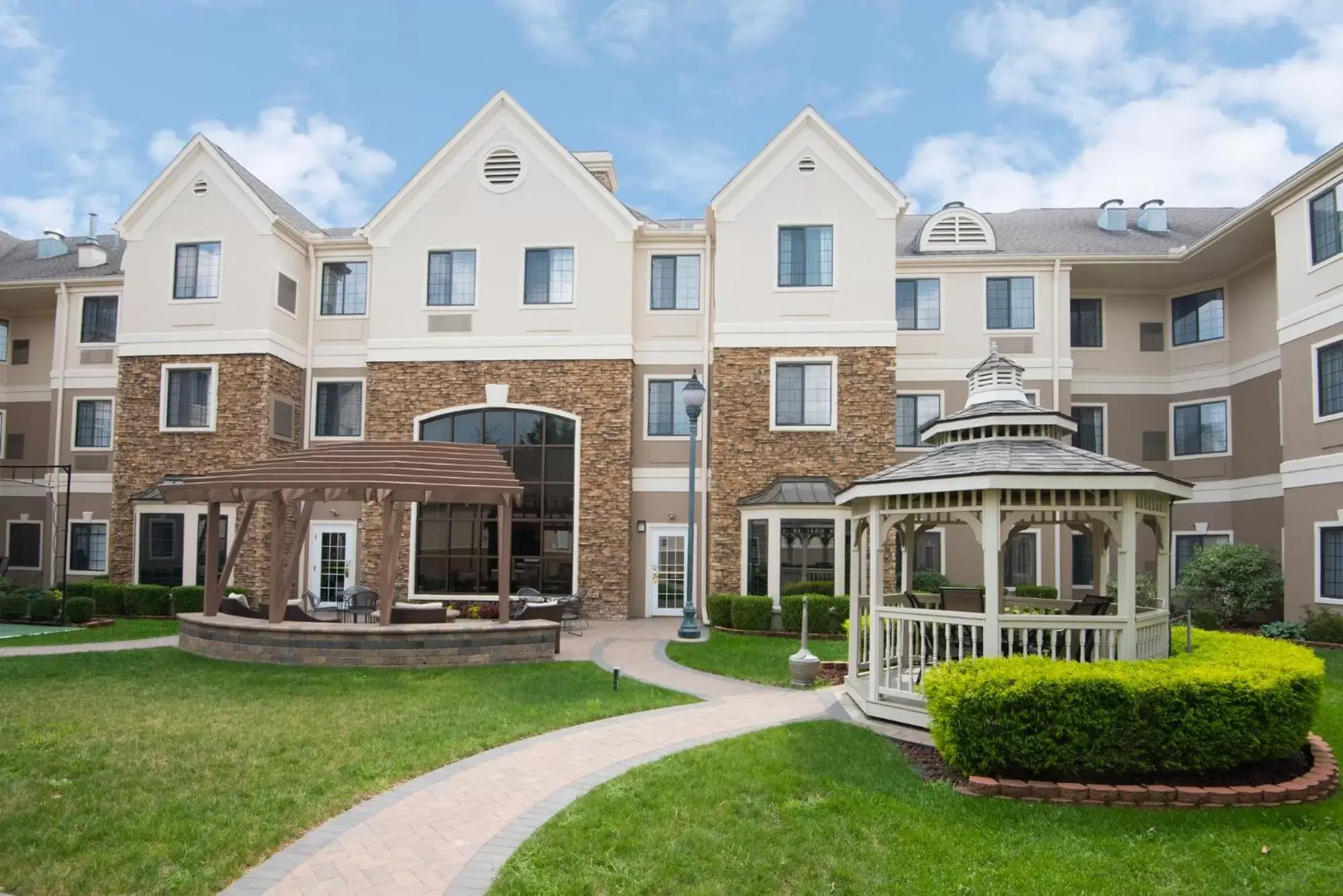 Property Building in Staybridge Suites Columbus-Airport, an IHG Hotel