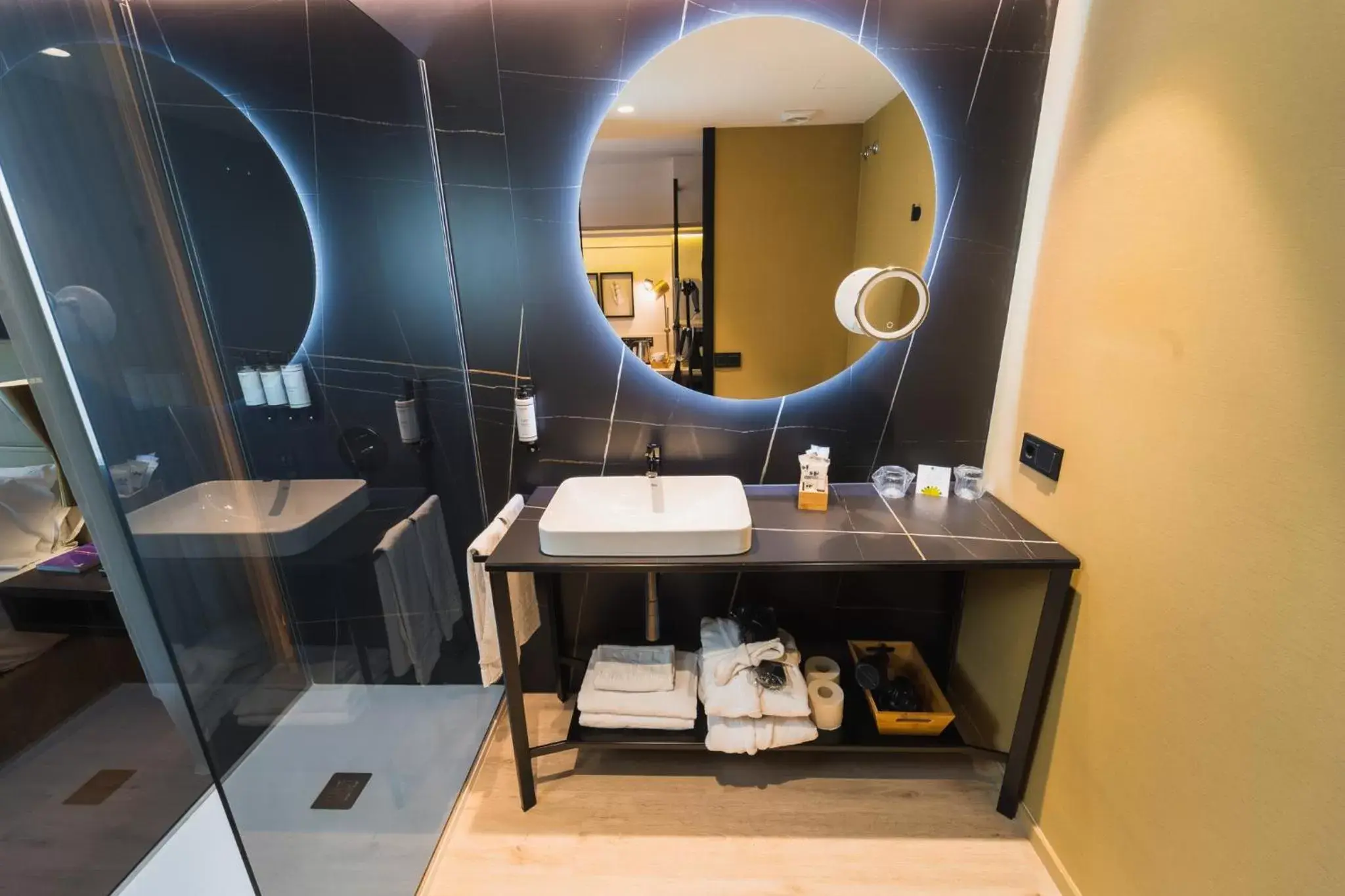 Bathroom in Hotel Taburiente S.C.Tenerife