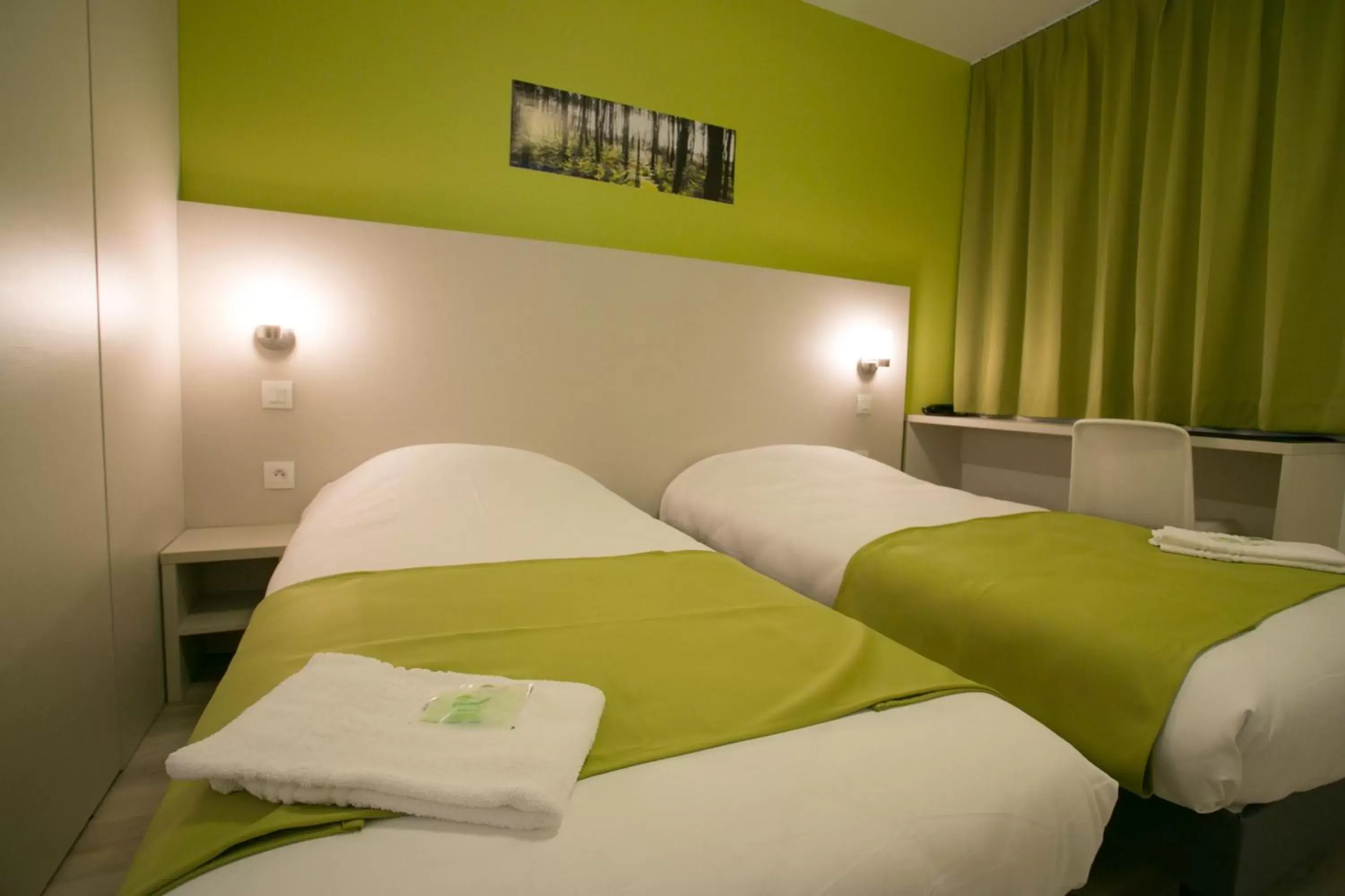 Photo of the whole room, Bed in Motel des Landes