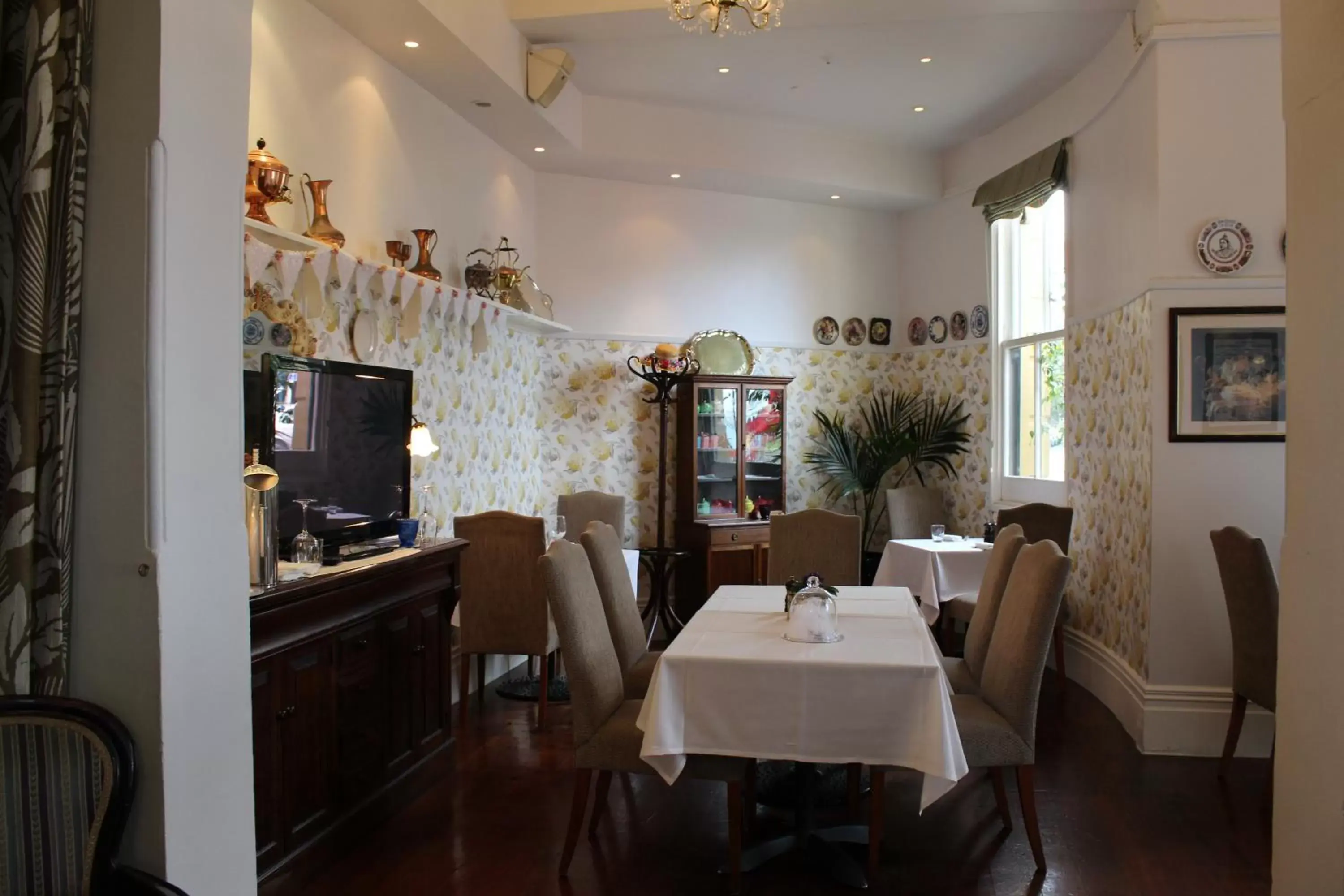 Restaurant/places to eat in The Esplanade Hotel Restaurant/places to eat in The Esplanade Hotel