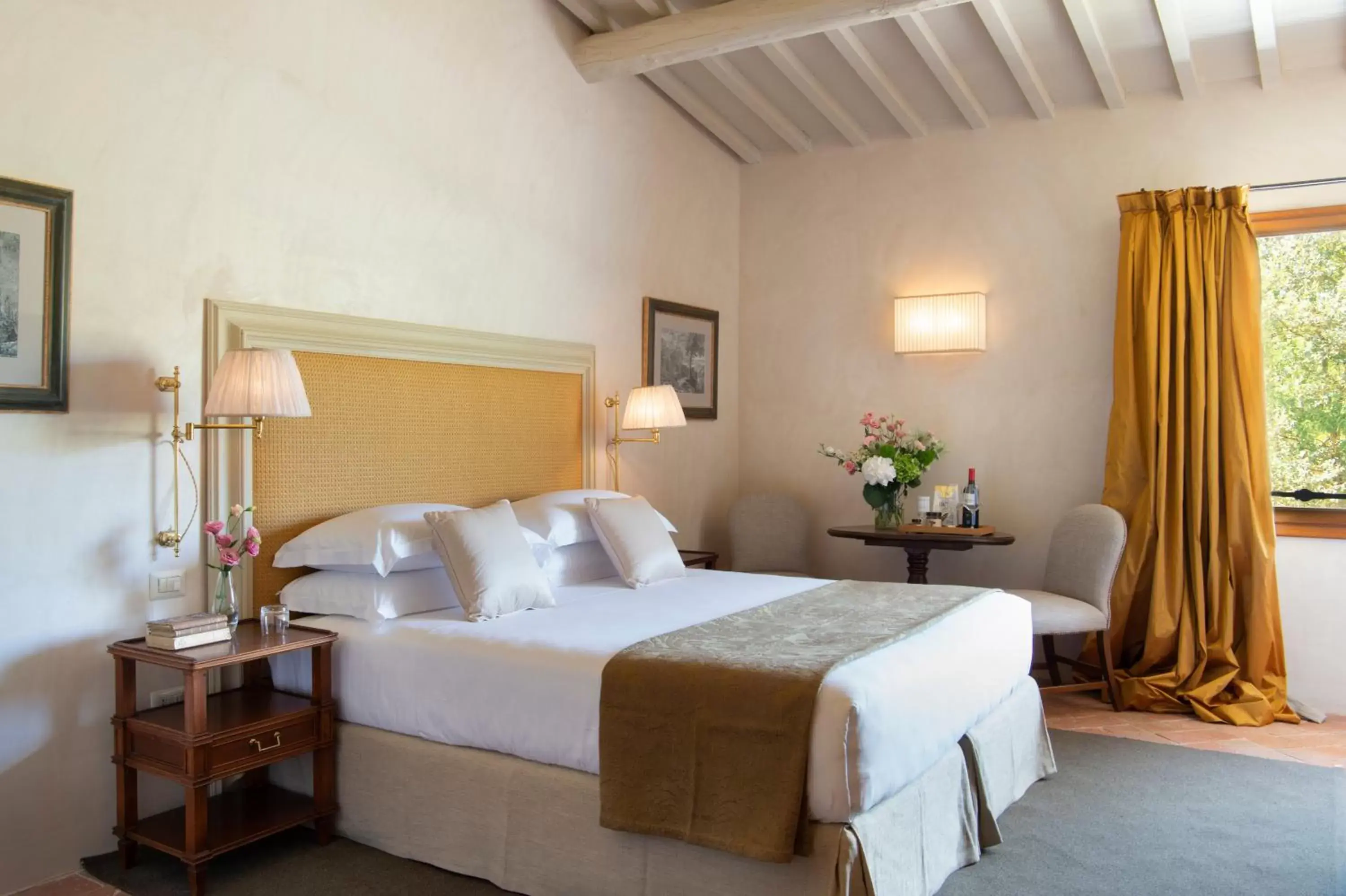 Bed in VIESCA Suites & Villas Il Borro Toscana