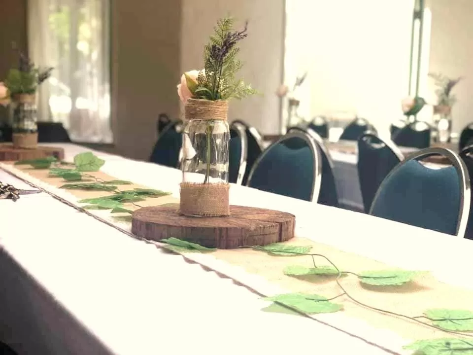 Evening entertainment in Parklane Motor Lodge