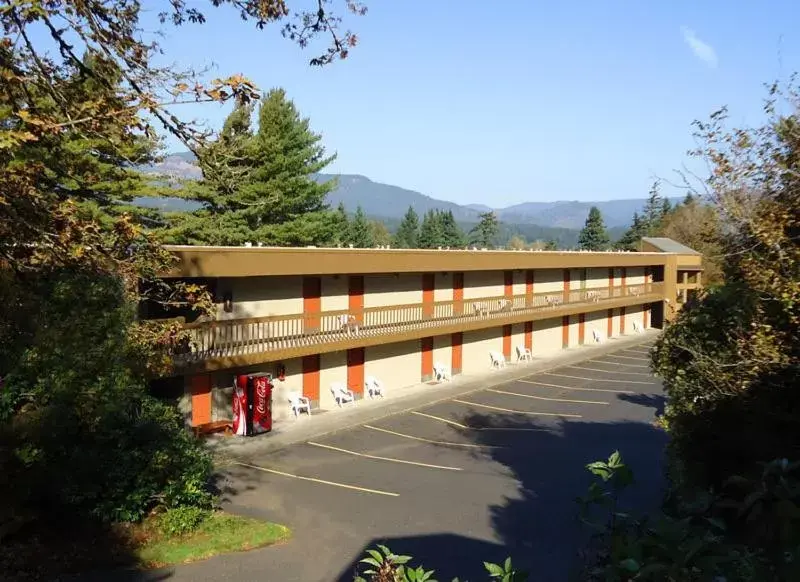 Nearby landmark, Property Building in Columbia Gorge Inn