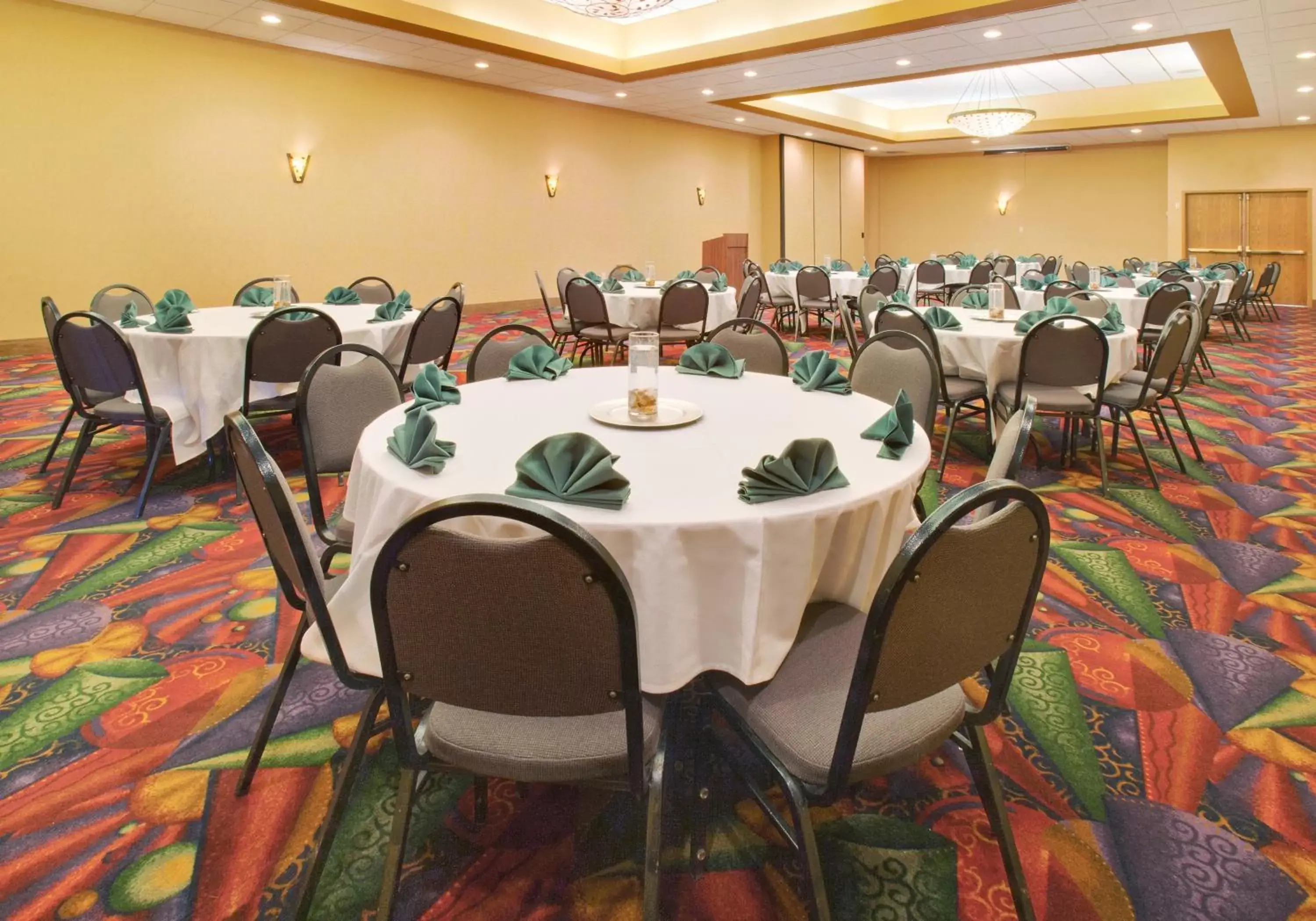 Banquet/Function facilities, Restaurant/Places to Eat in Holiday Inn Austin Conference Center, an IHG Hotel
