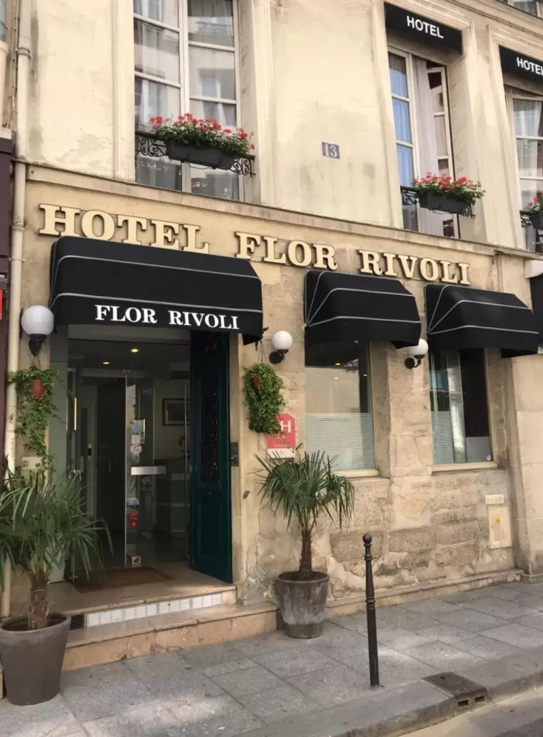 Facade/entrance in Hôtel Flor Rivoli
