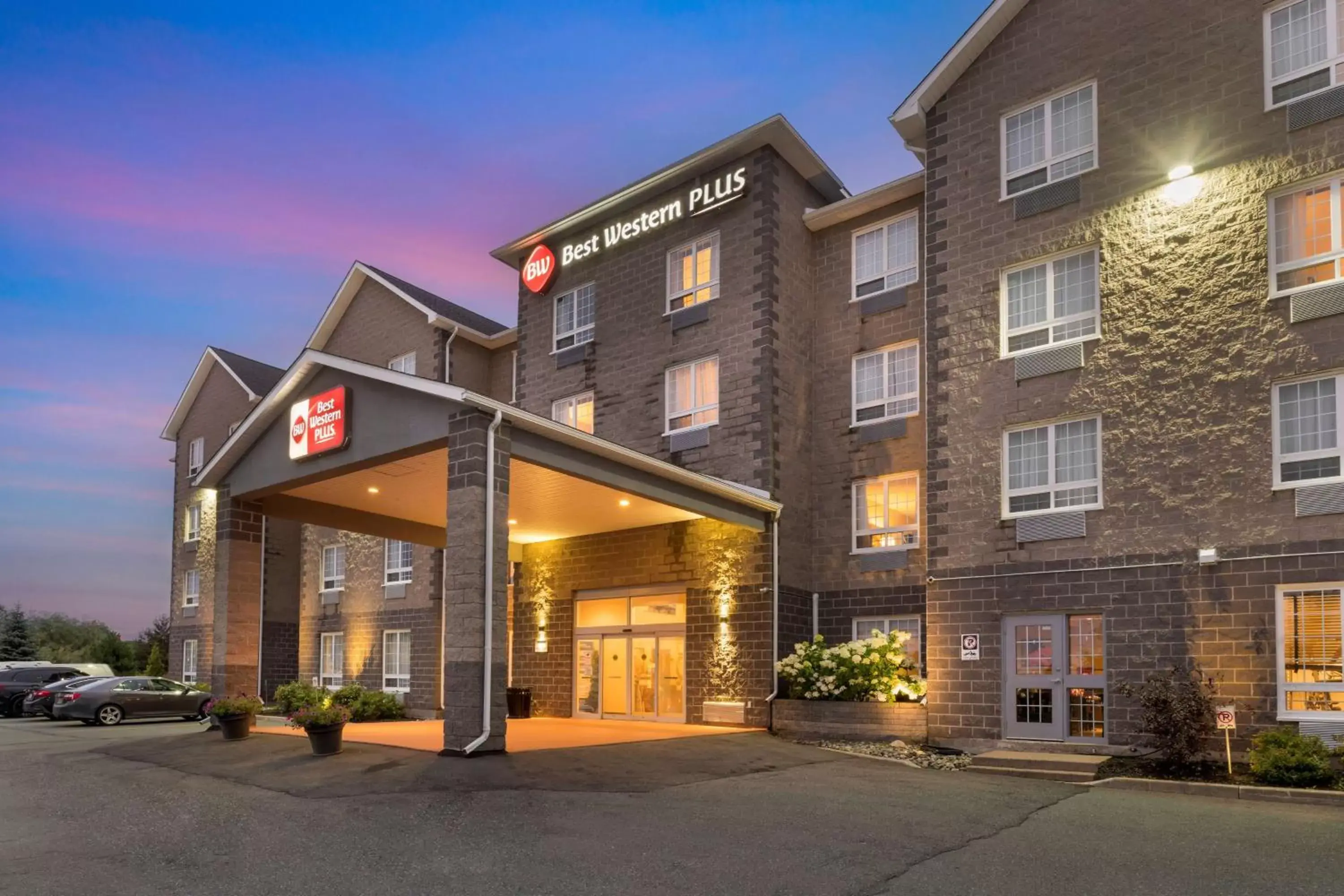 Property Building in BEST WESTERN PLUS Saint John Hotel & Suites