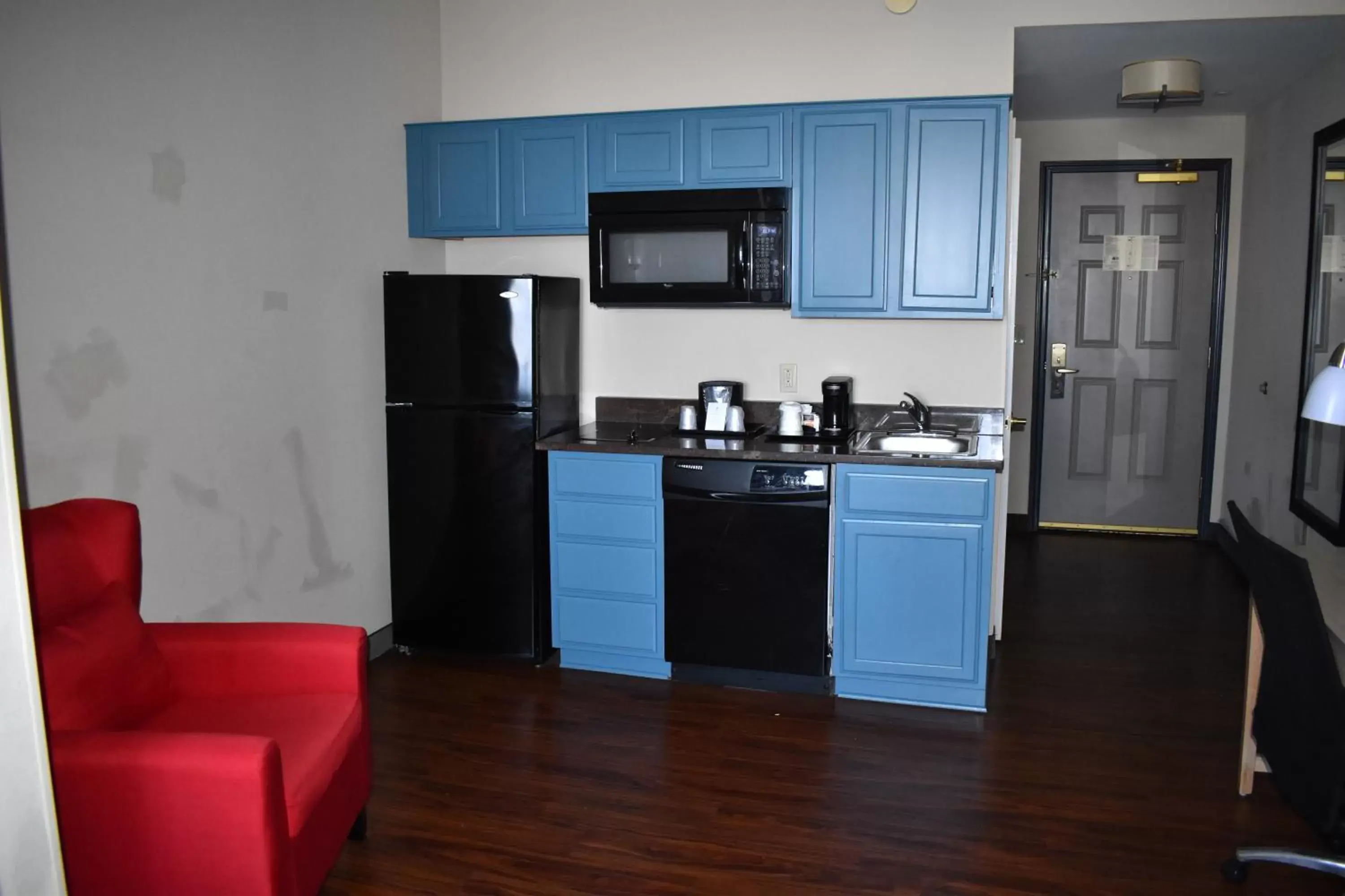 Kitchen or kitchenette, Kitchen/Kitchenette in Country Inn & Suites by Radisson, Hagerstown, MD