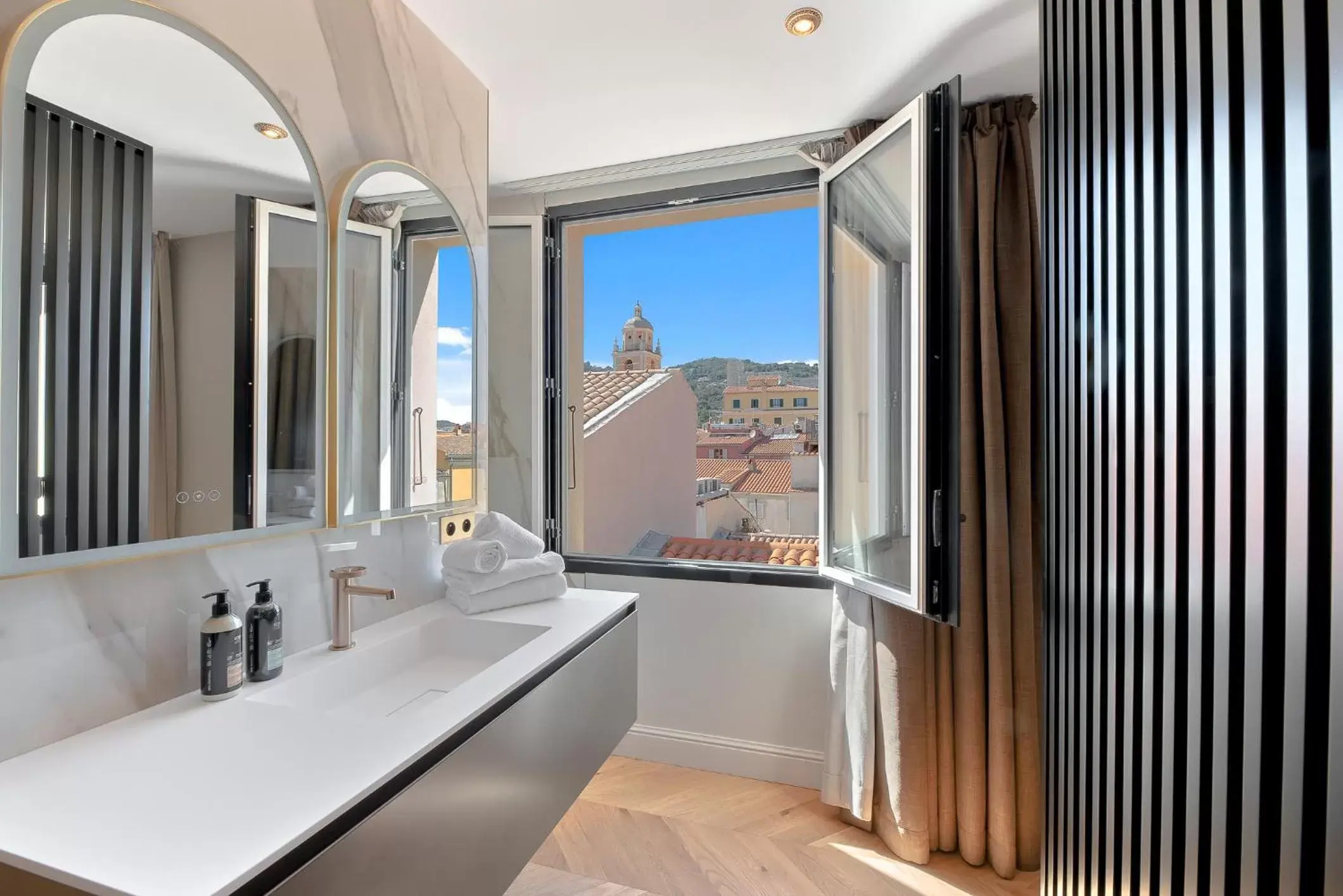 Bathroom in Hotel San Carlu Citadelle Ajaccio