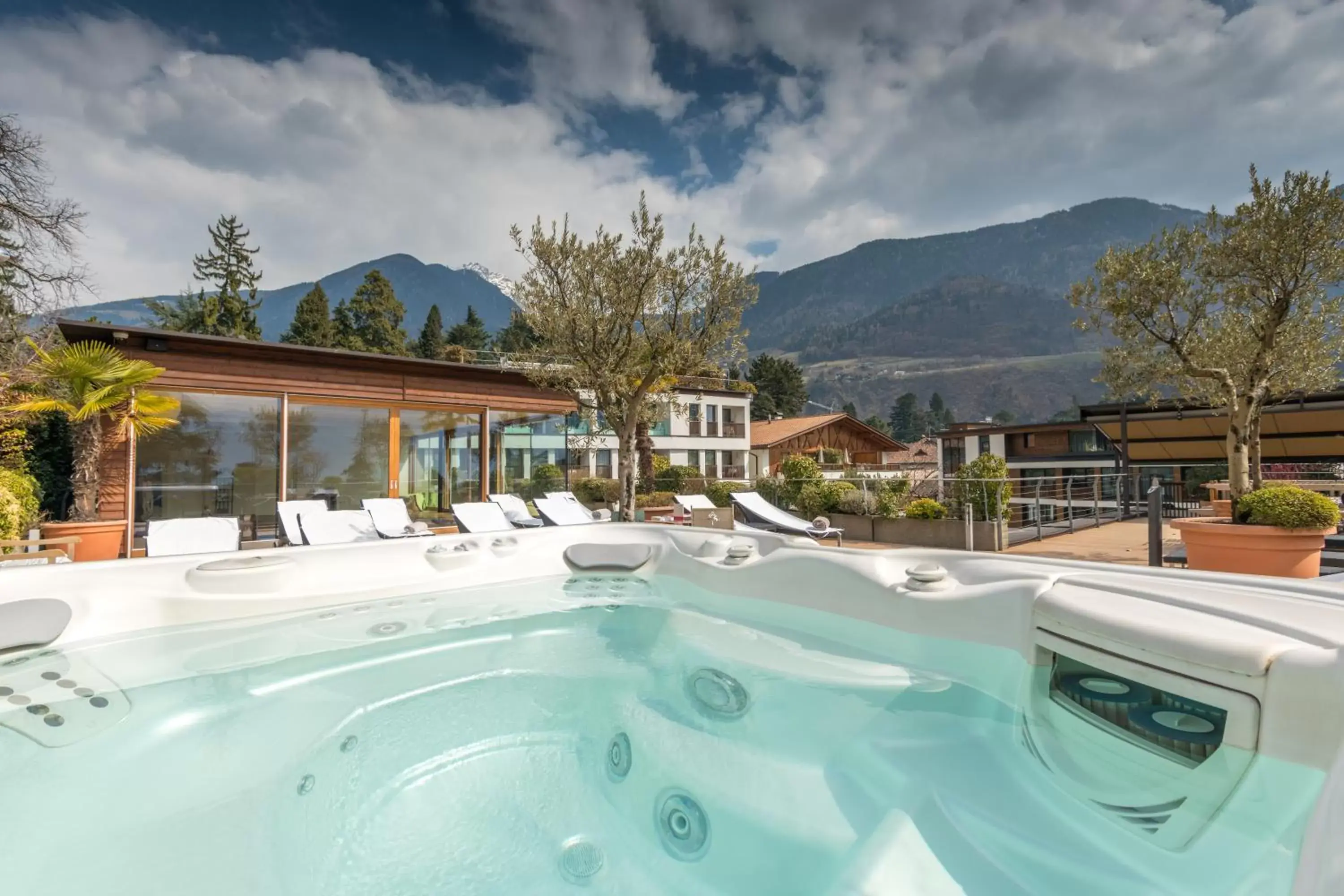 Hot Tub in Hotel Ansitz Plantitscherhof