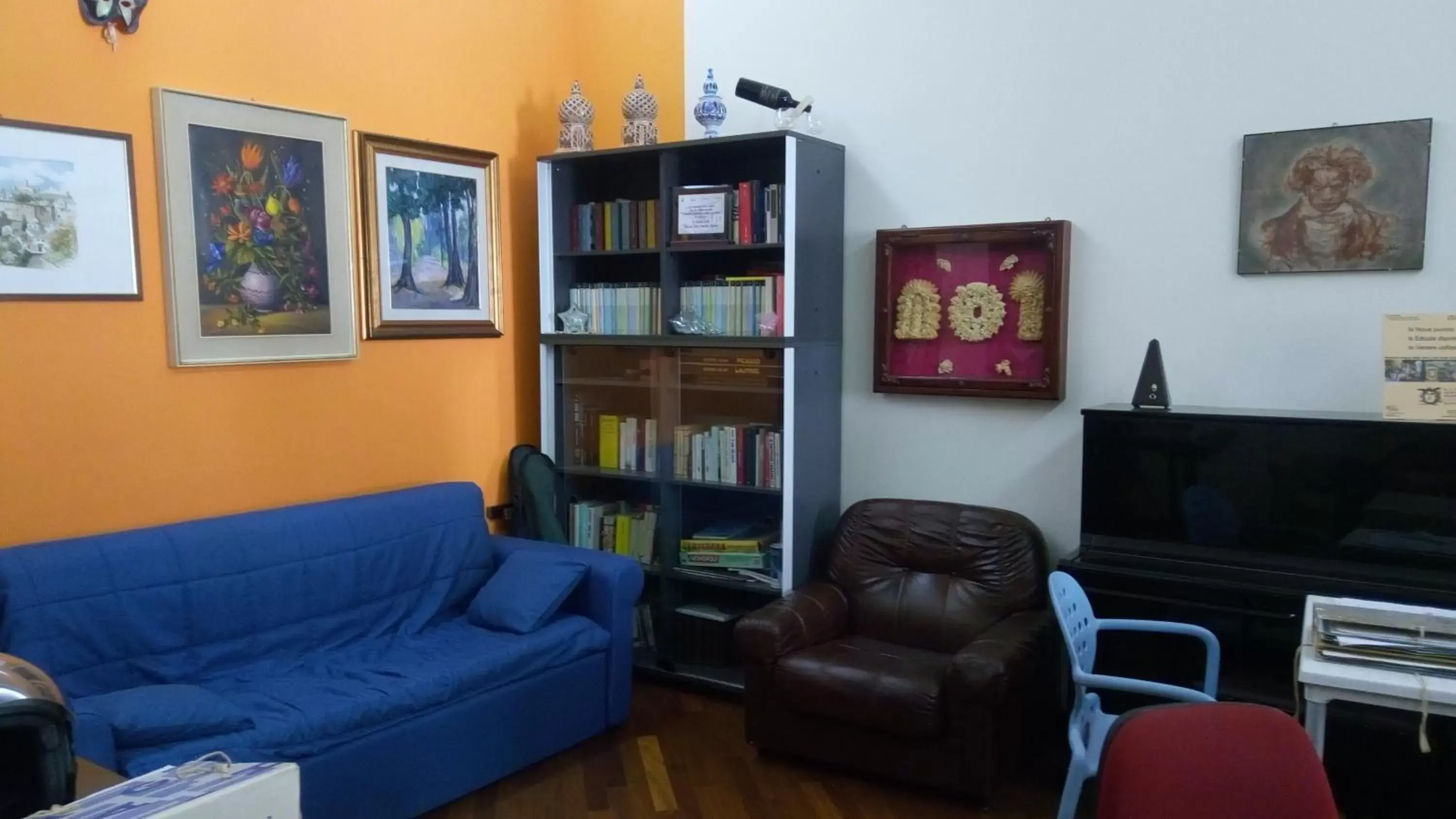 Library, Seating Area in B&B Via Roma