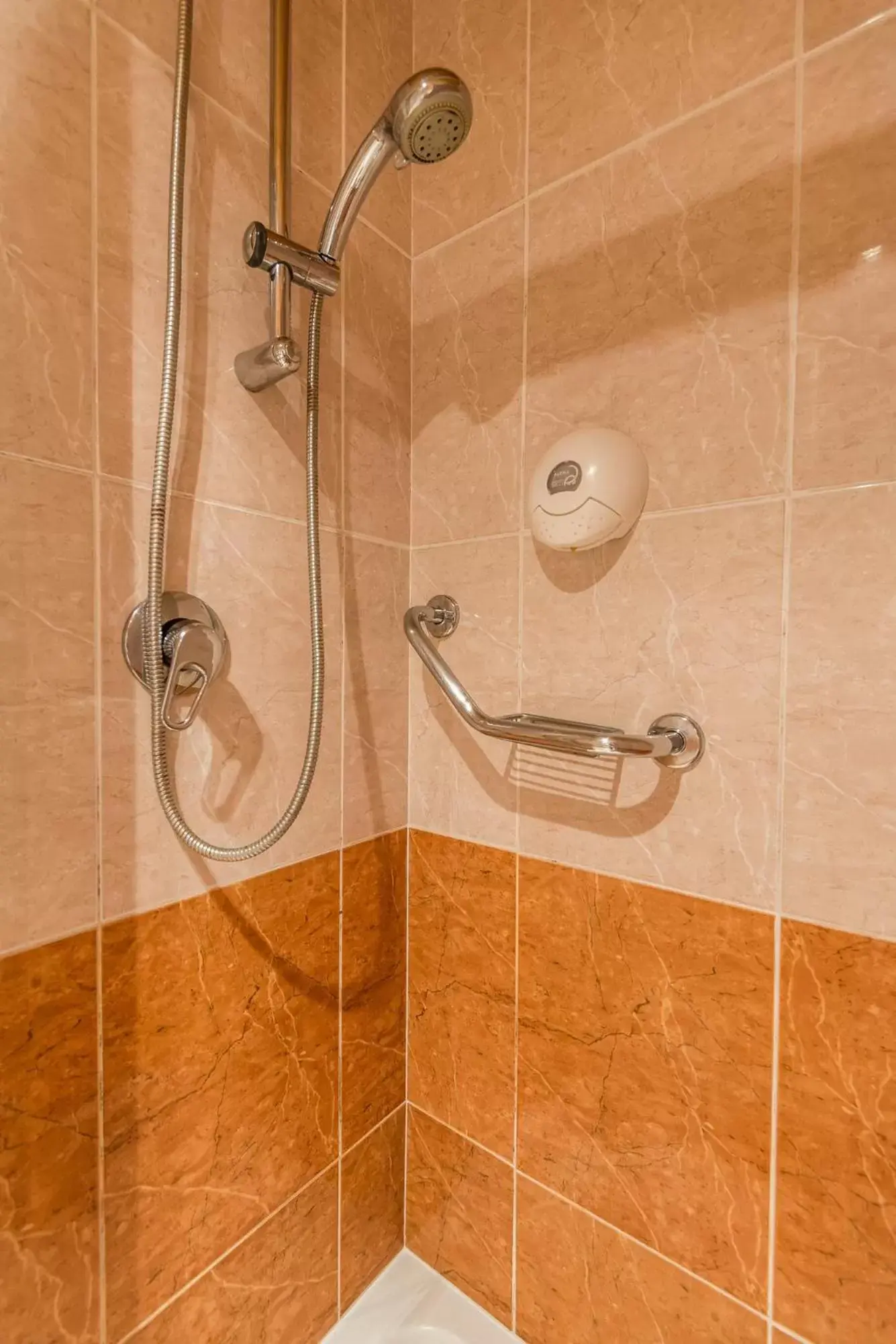 Shower, Bathroom in Van der Valk Hotel Barcarola