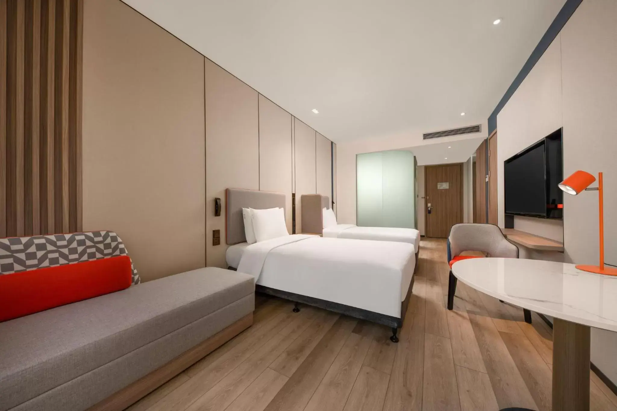 Photo of the whole room in Holiday Inn Express Shanghai Pujiang, an IHG Hotel