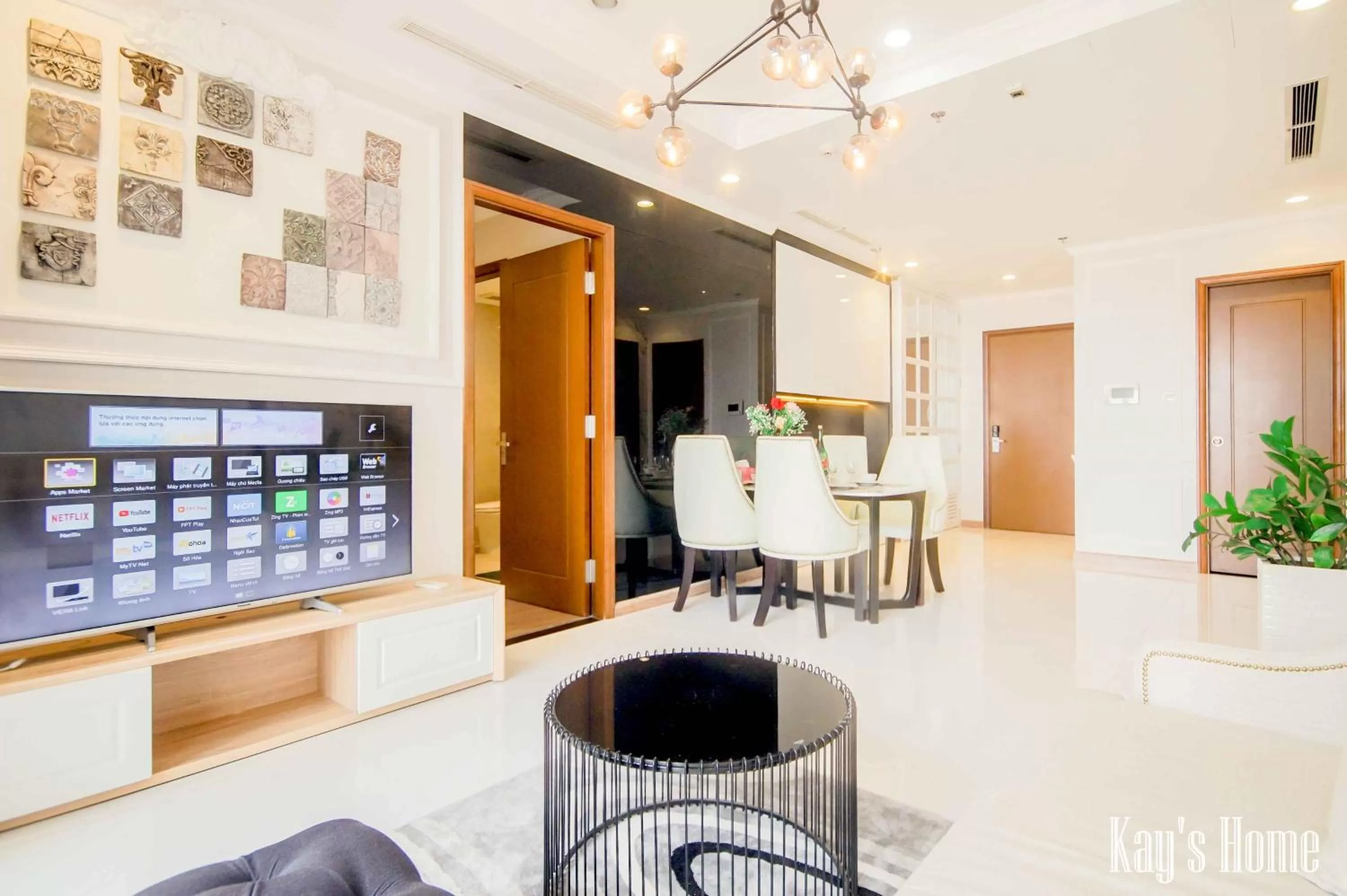 Communal lounge/ TV room in Vinhomes Central Park-Nice Homes