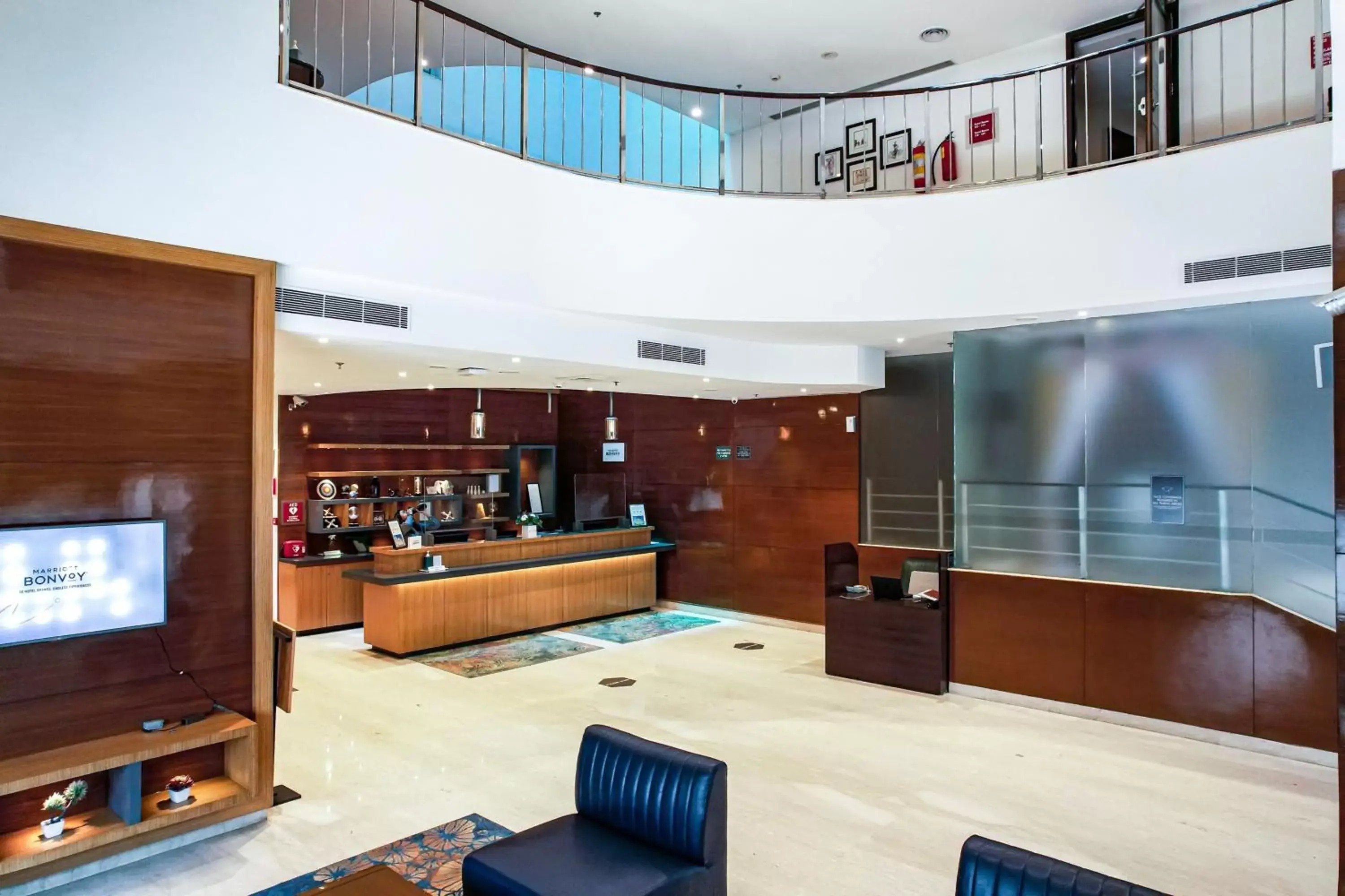 Lobby or reception in Four Points by Sheraton Vadodara
