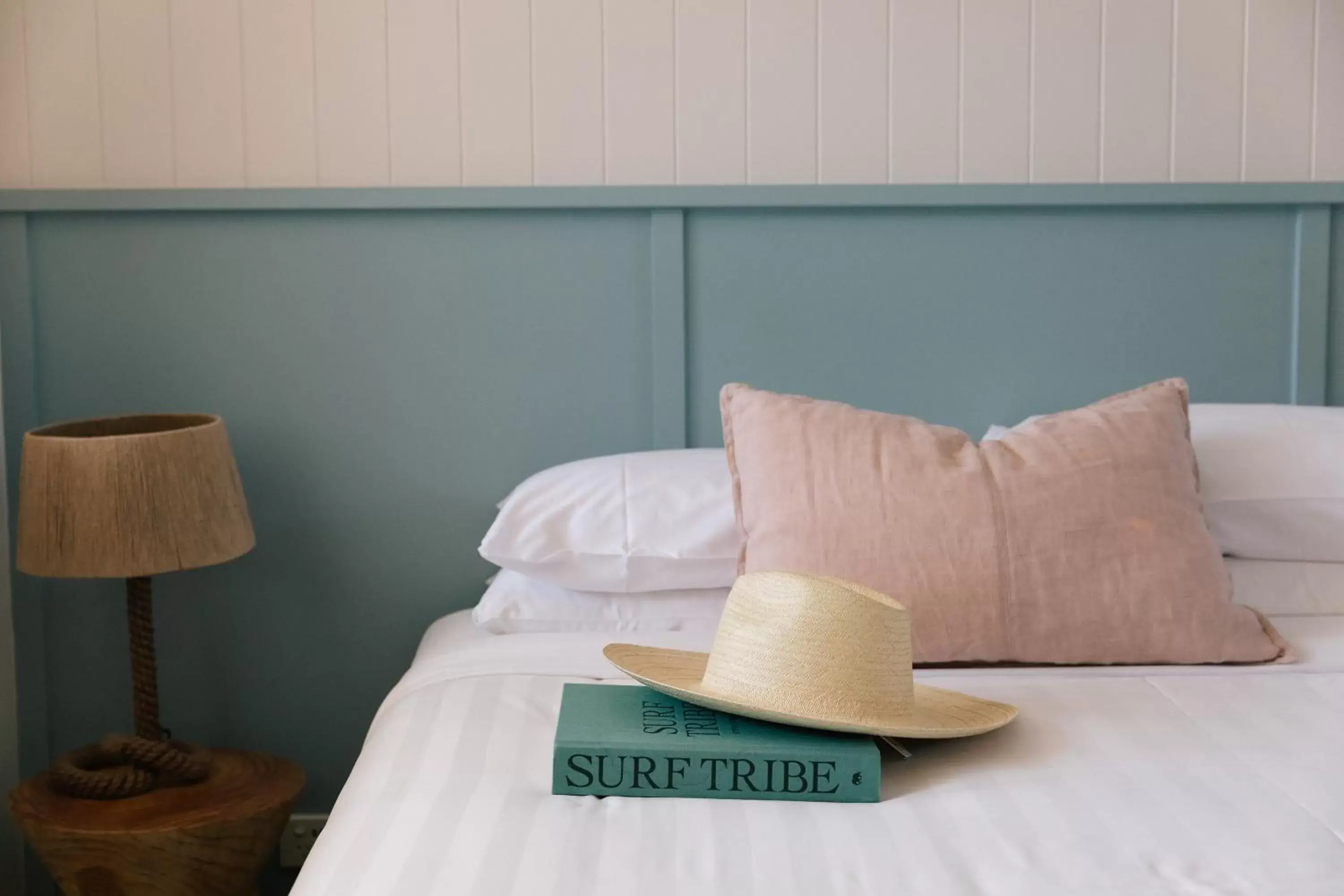 Bedroom, Bed in The Blue Water, Dreamtime Beach