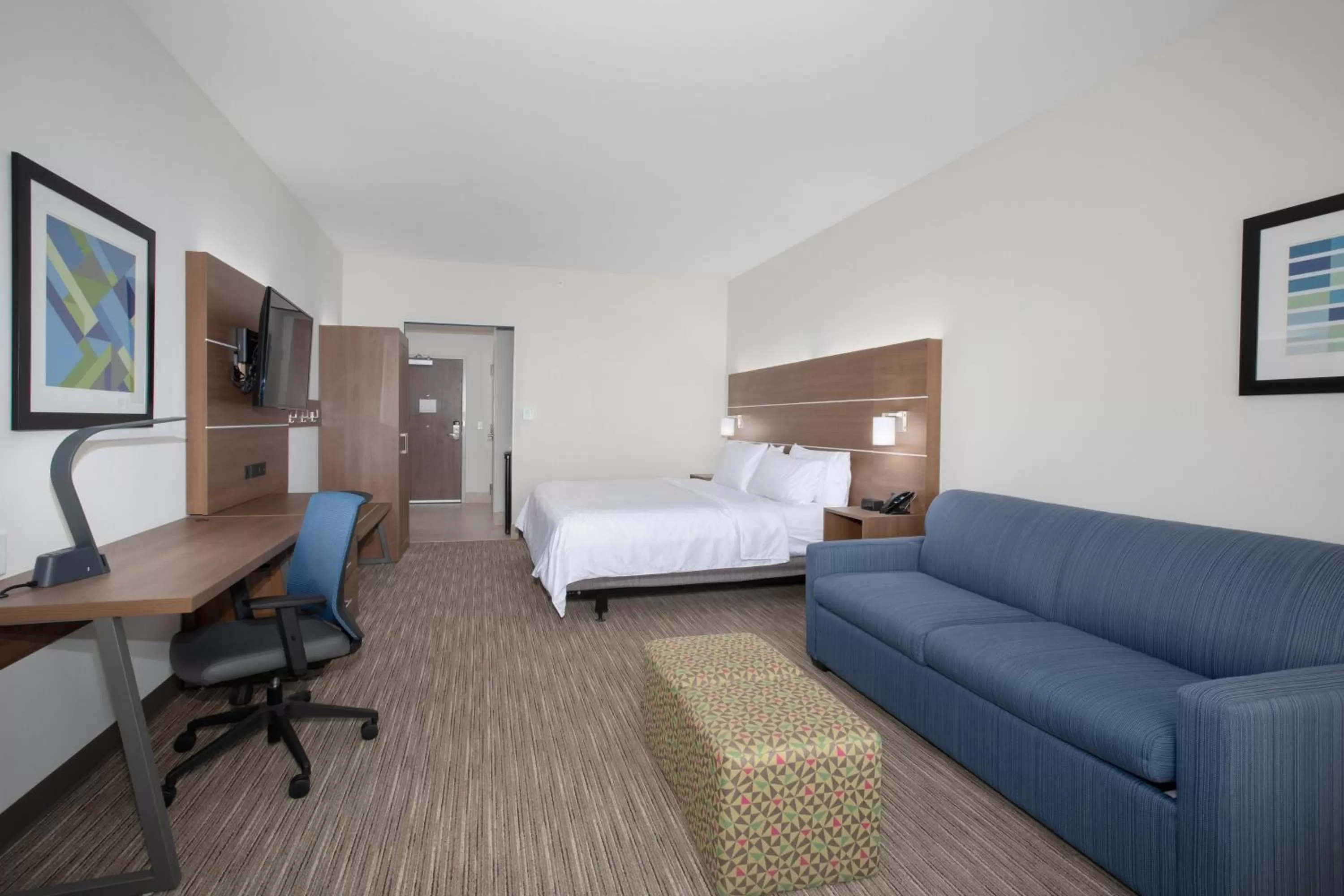 Photo of the whole room, Bed in Holiday Inn Express & Suites - Goodland I-70 by IHG