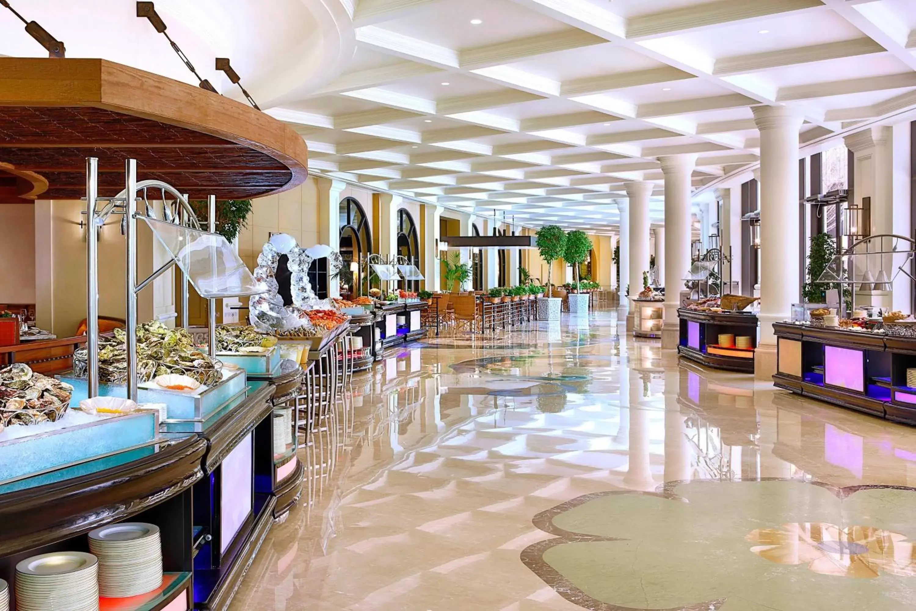 Restaurant/places to eat in The Ritz-Carlton Abu Dhabi, Grand Canal