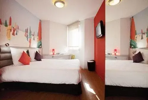 Bedroom, Bed in ibis Styles Saint Brieuc Gare Centre