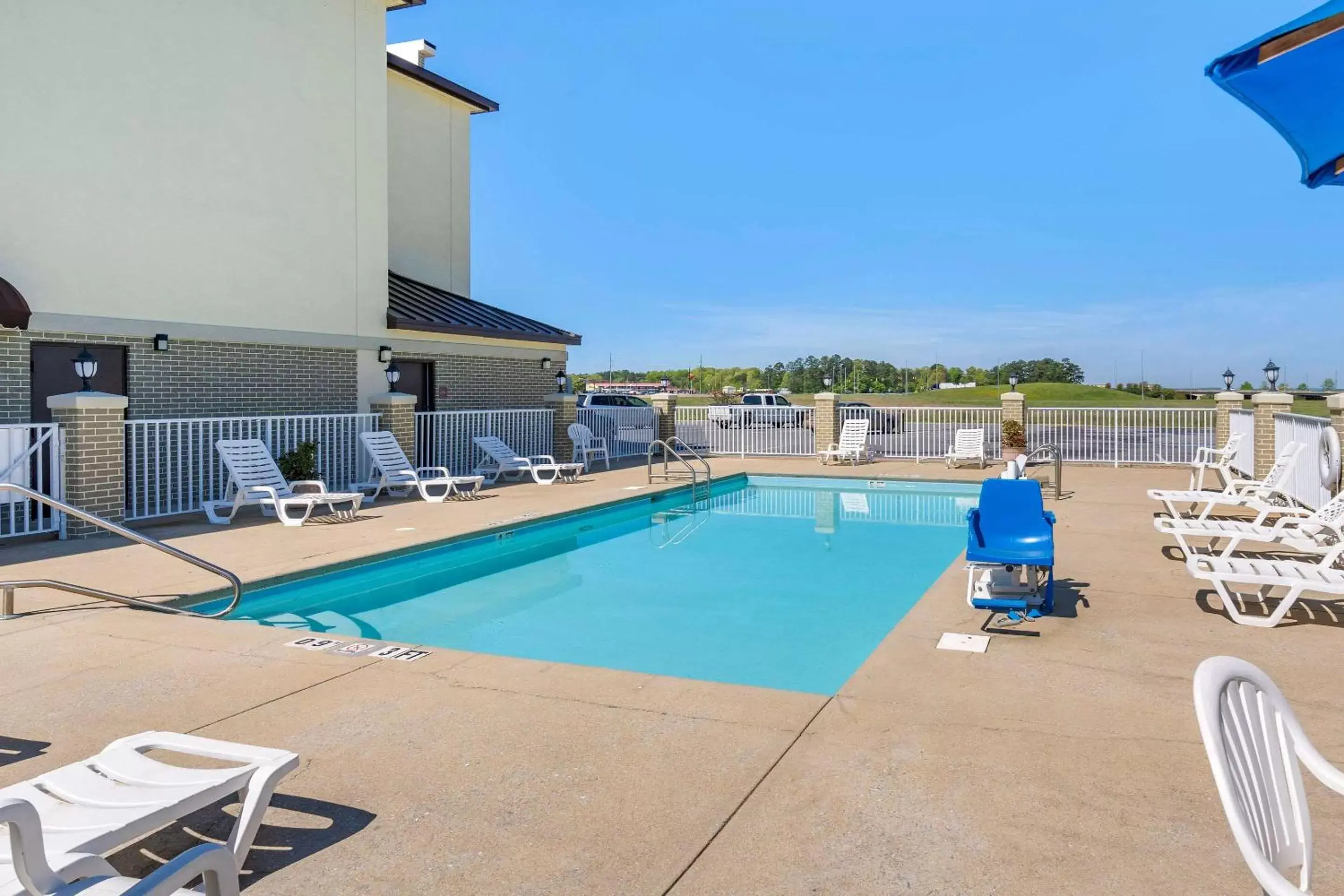 On site, Swimming Pool in Comfort Inn & Suites Lincoln Talladega I-20