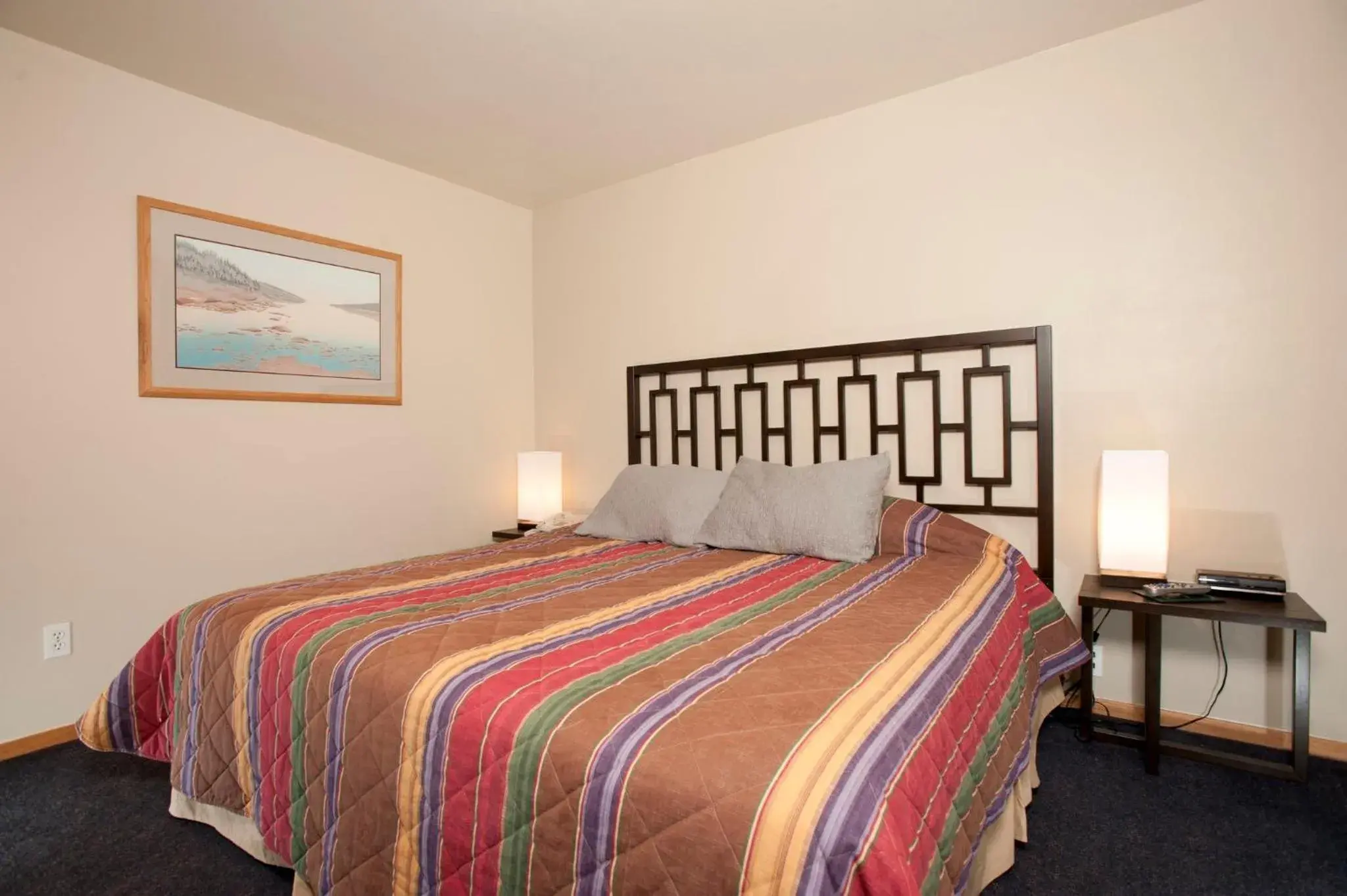 Photo of the whole room, Bed in River Run Village by Keystone Resort