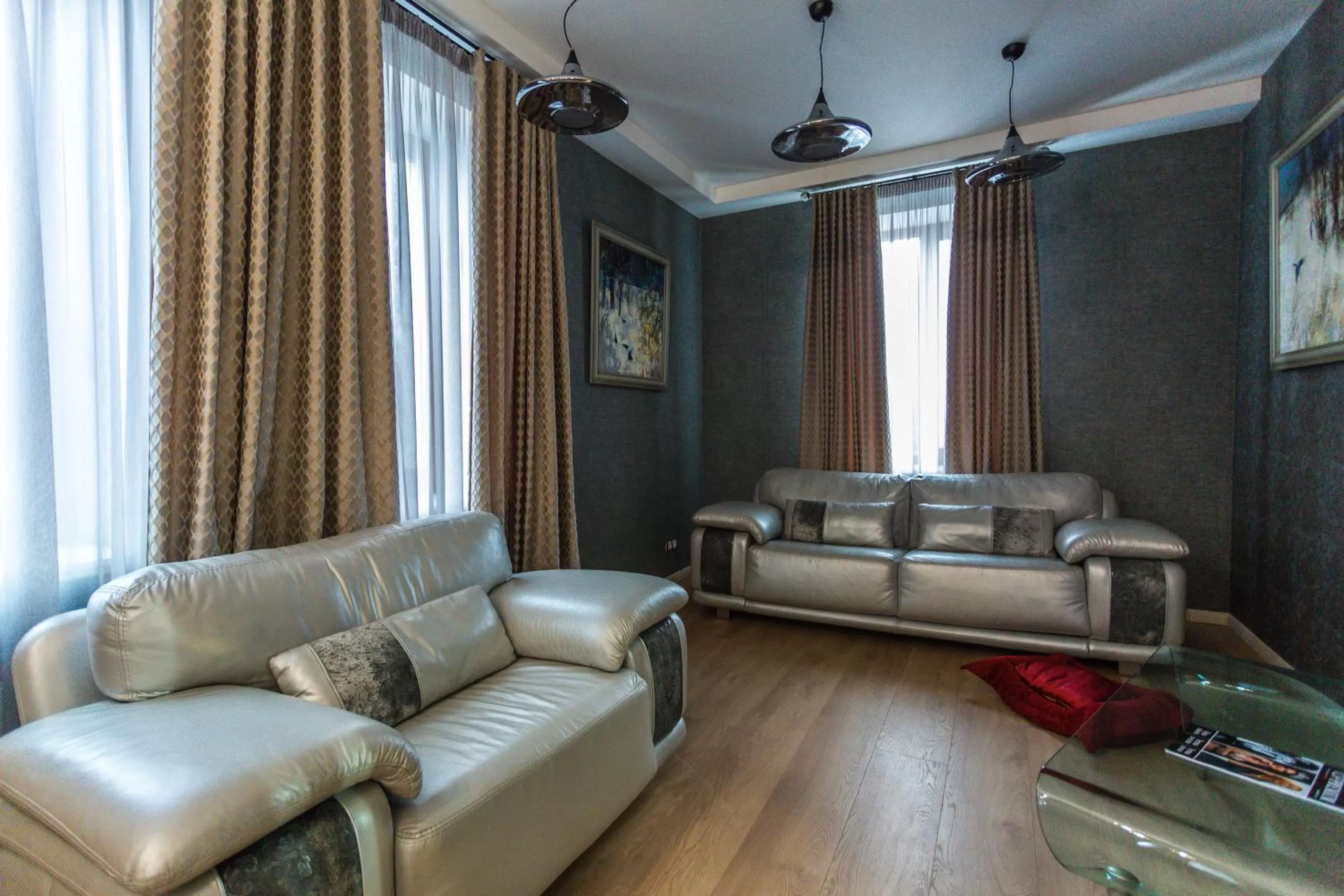 Photo of the whole room in Hotel "Mandarin Clubhouse"