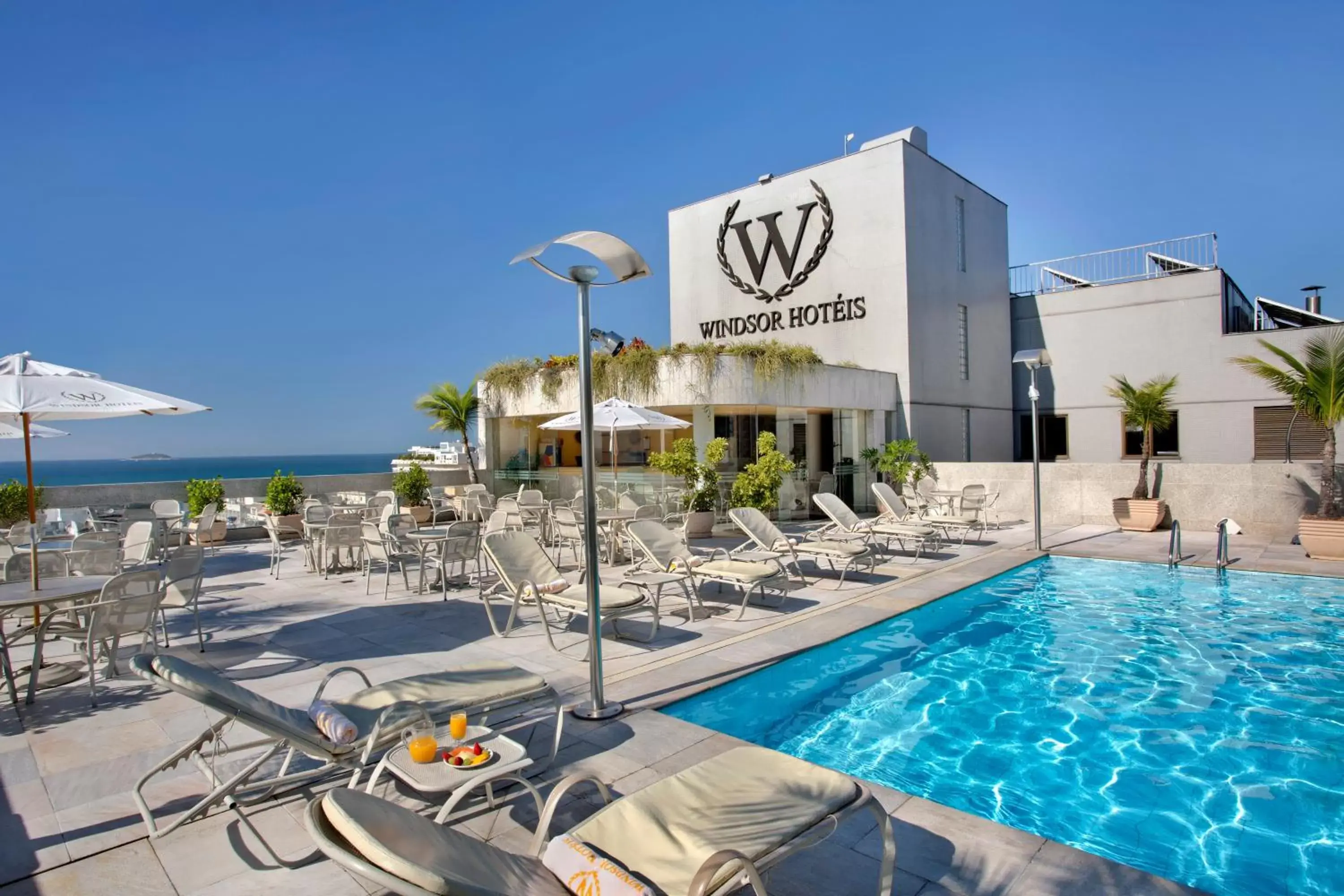 Swimming pool in Windsor Plaza Copacabana