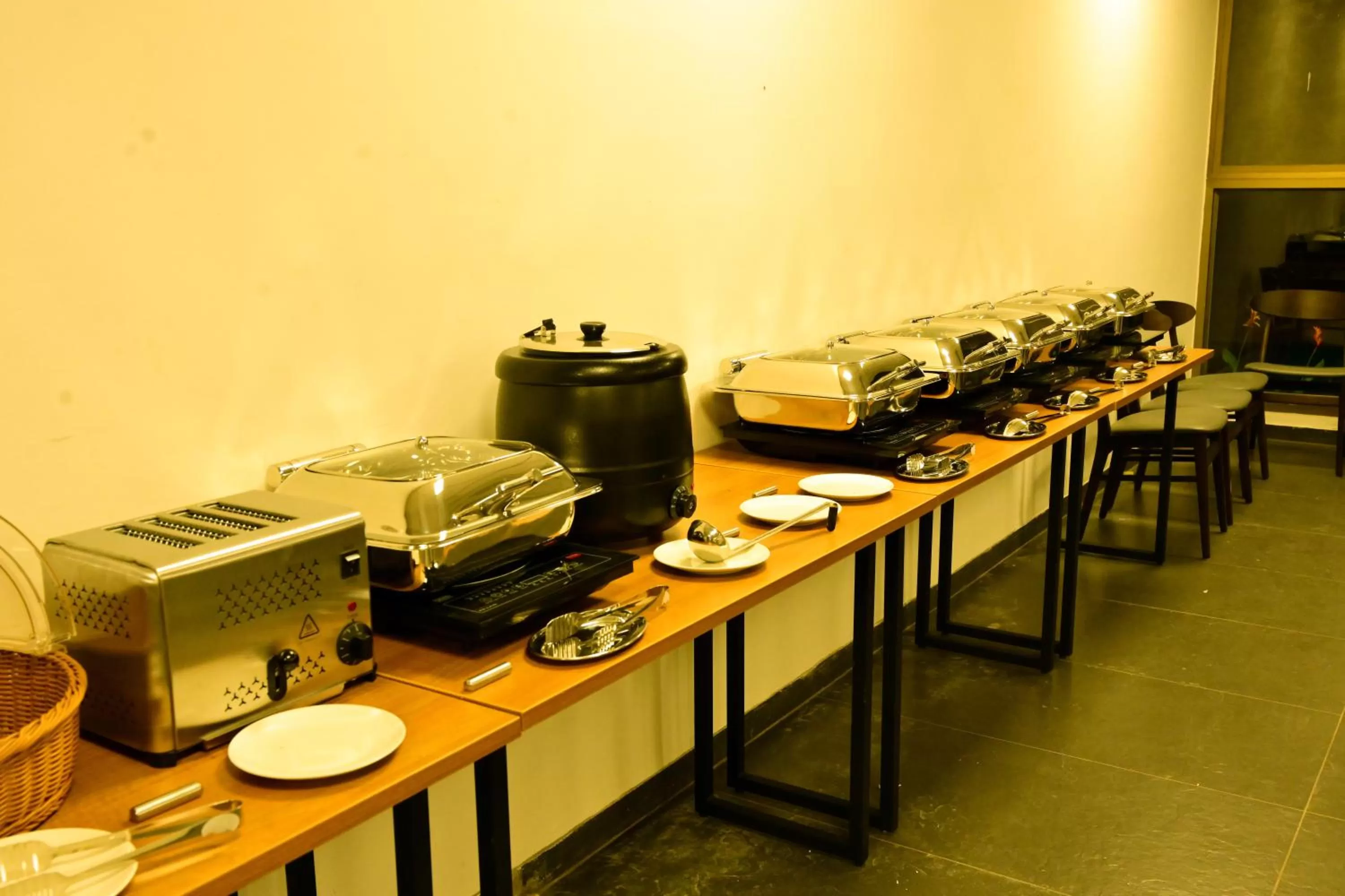 Breakfast, Restaurant/Places to Eat in Clarks Inn Express, KRS road-Mandya, Mysore