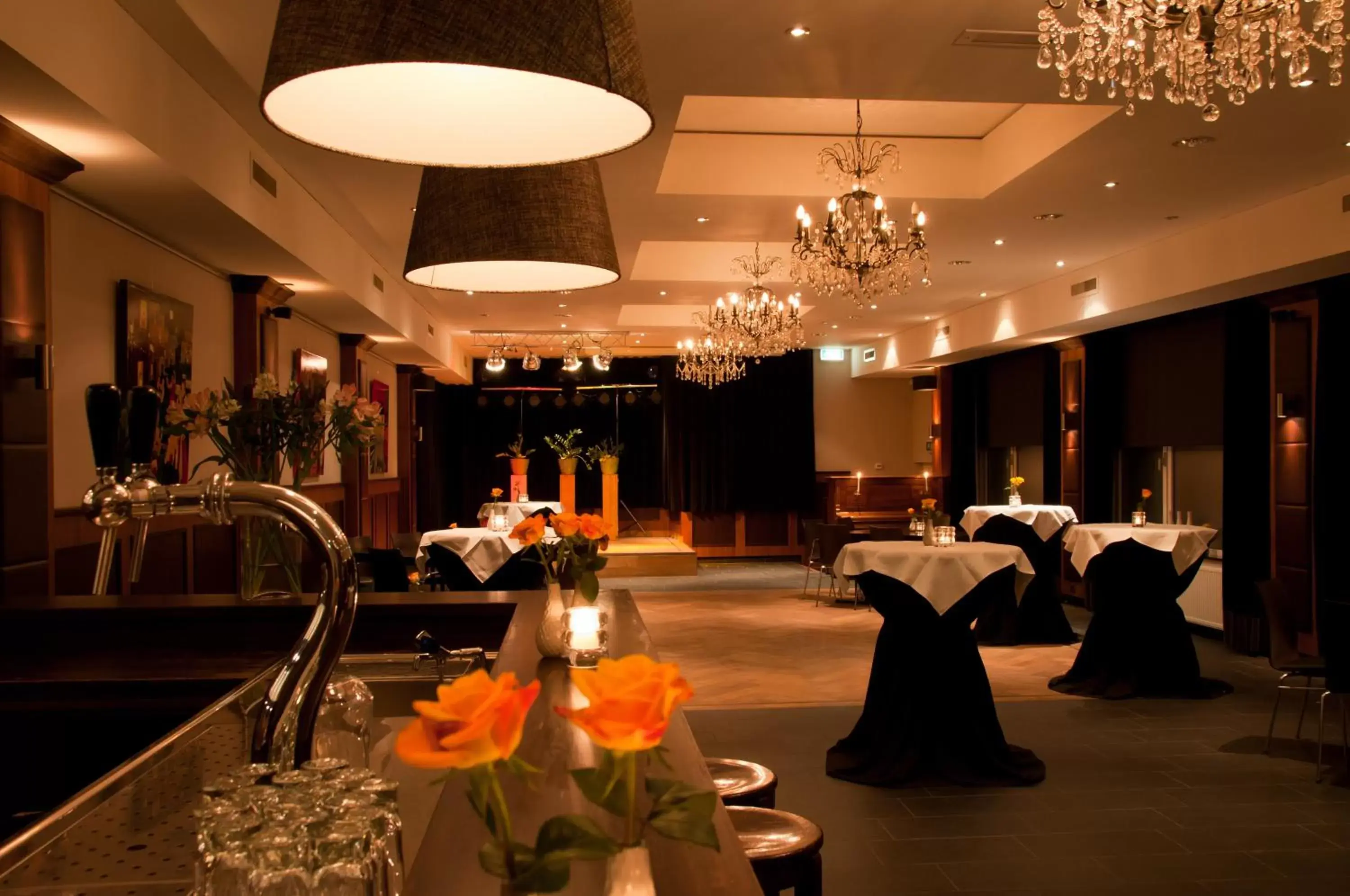 Lounge or bar, Restaurant/Places to Eat in Hotel Restaurant St. Lambert