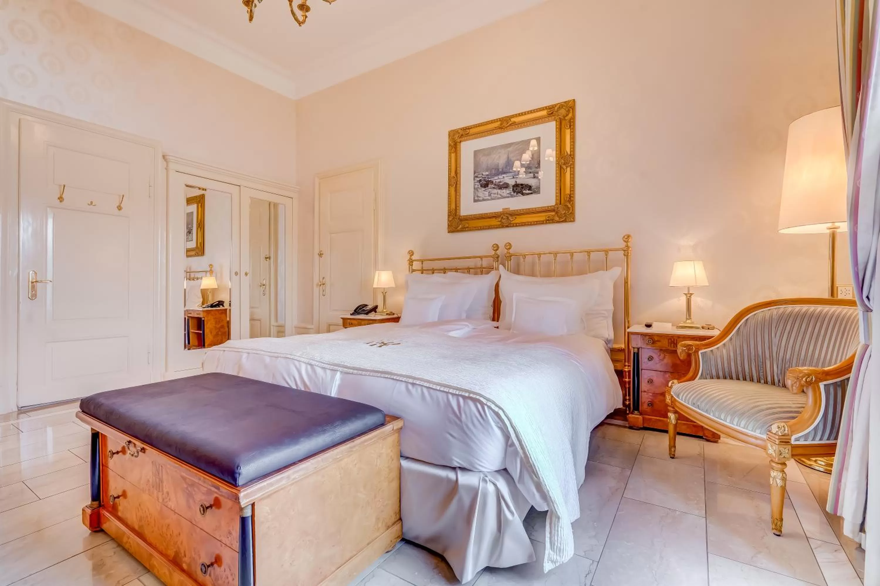 Double Room with Lake View in Grand Hotel National Luzern