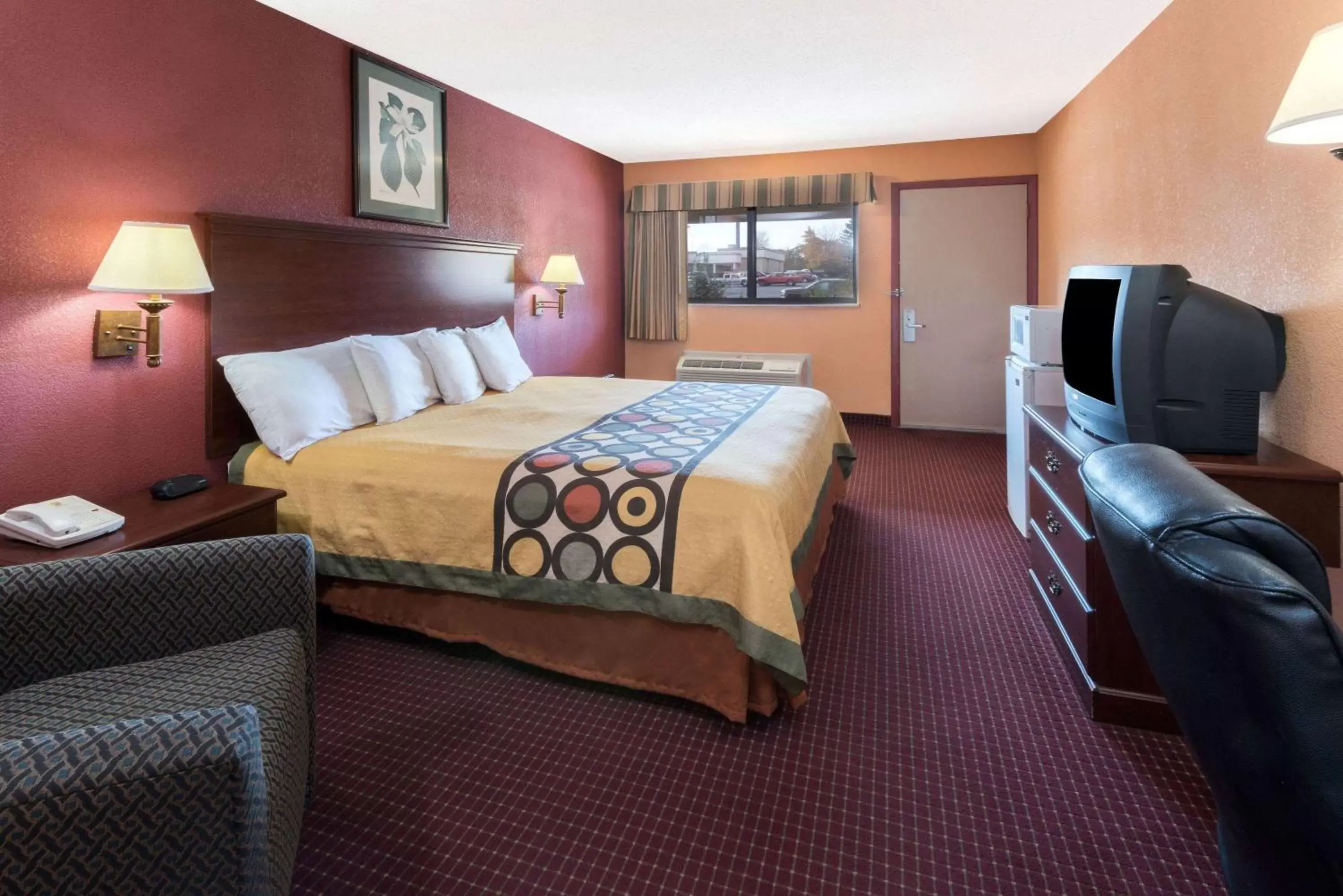 Photo of the whole room, Bed in Super 8 by Wyndham Strongsville/Cleveland