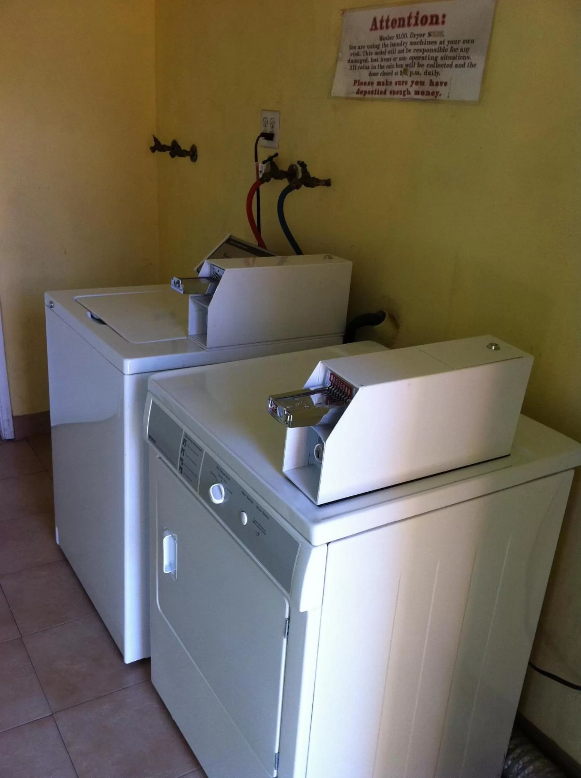 Area and facilities in Welcome Inn Corona