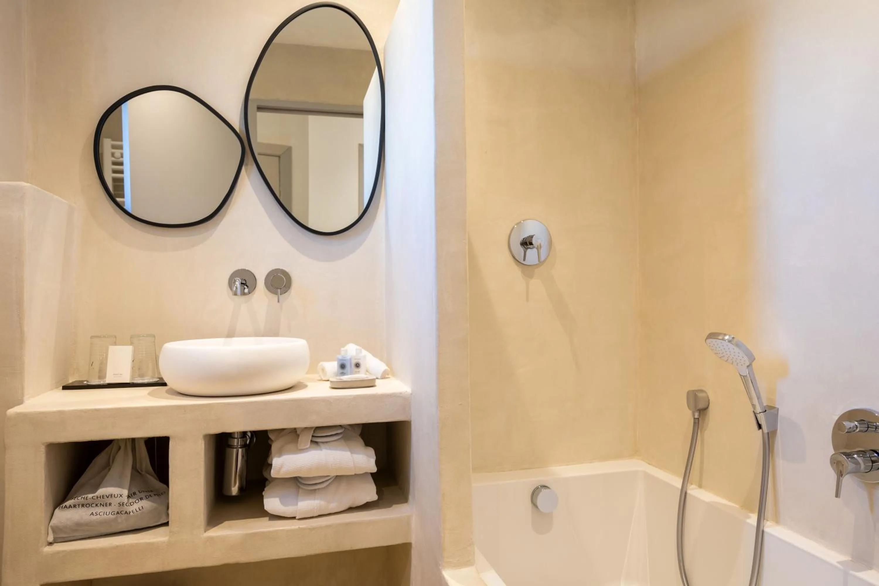 Bathroom in Hôtel Font Mourier