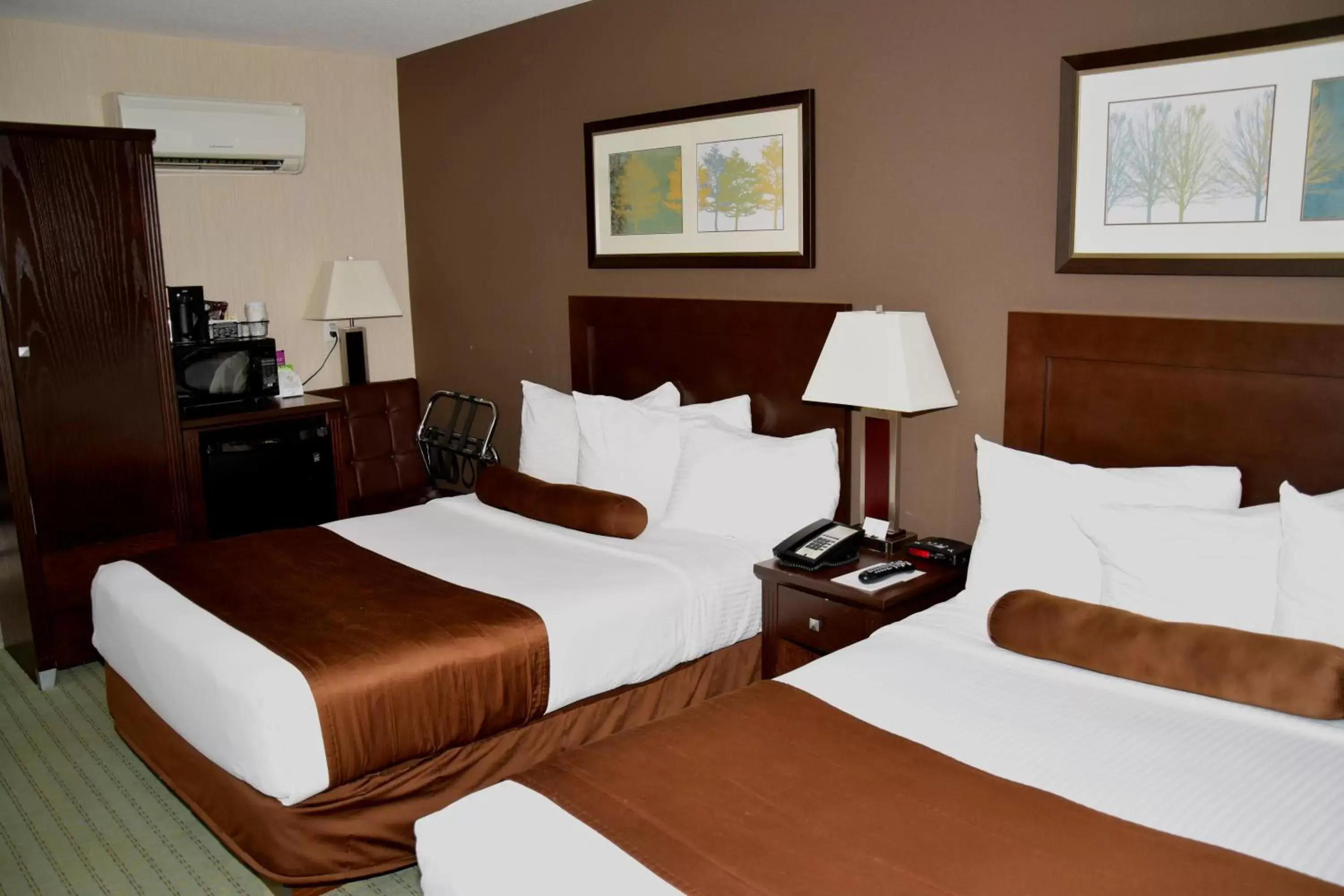 Photo of the whole room, Bed in Coast Lethbridge Hotel & Conference Centre