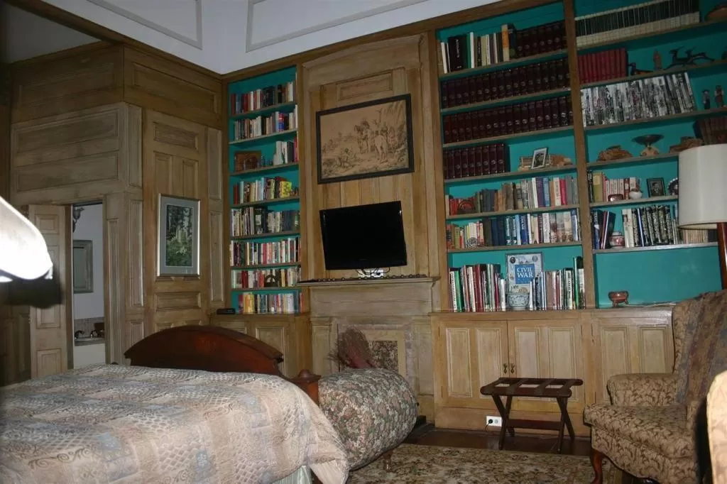 Decorative detail, Library in Corners Mansion Inn - A Bed and Breakfast