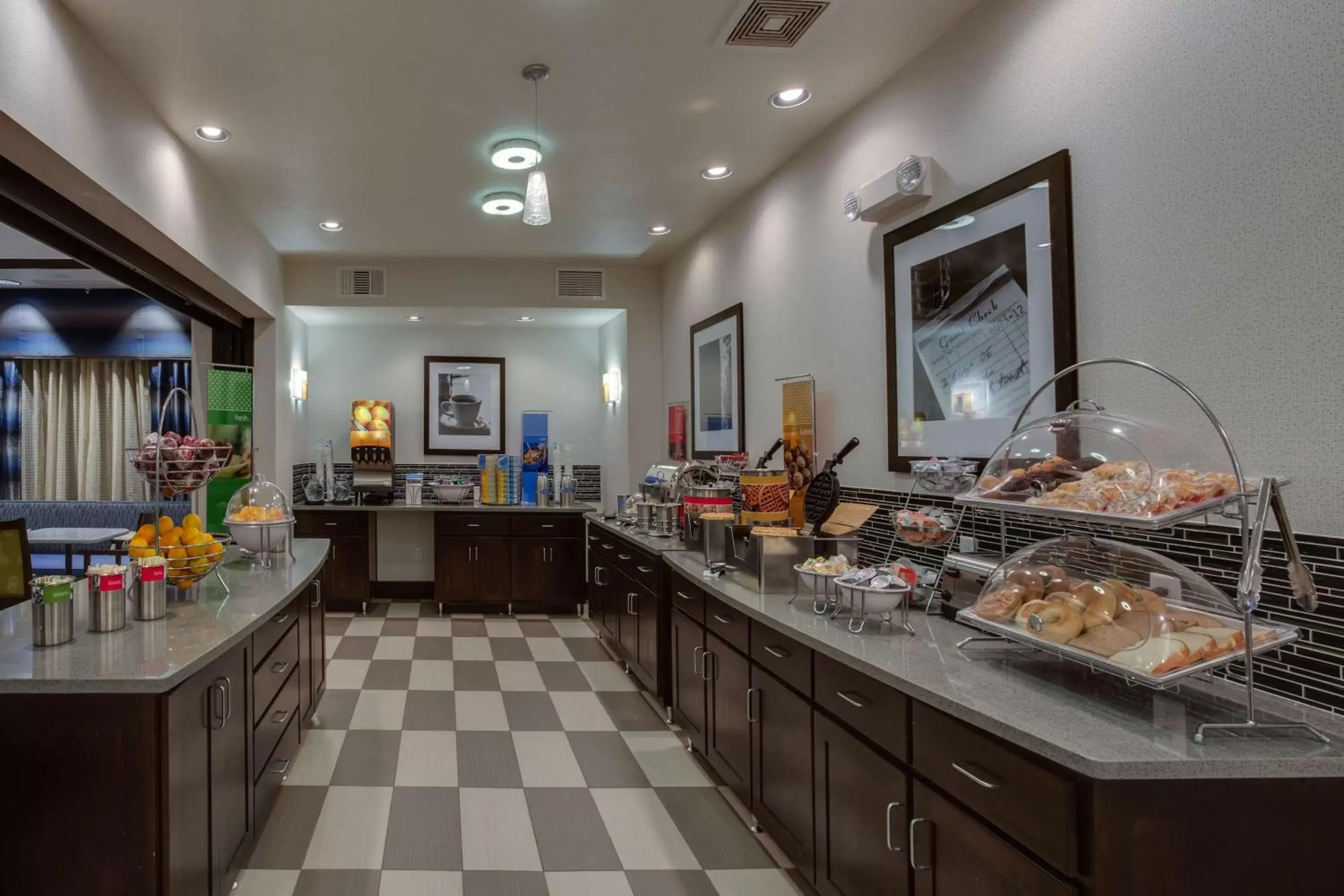 Dining area, Restaurant/Places to Eat in Hampton Inn & Suites - Elyria