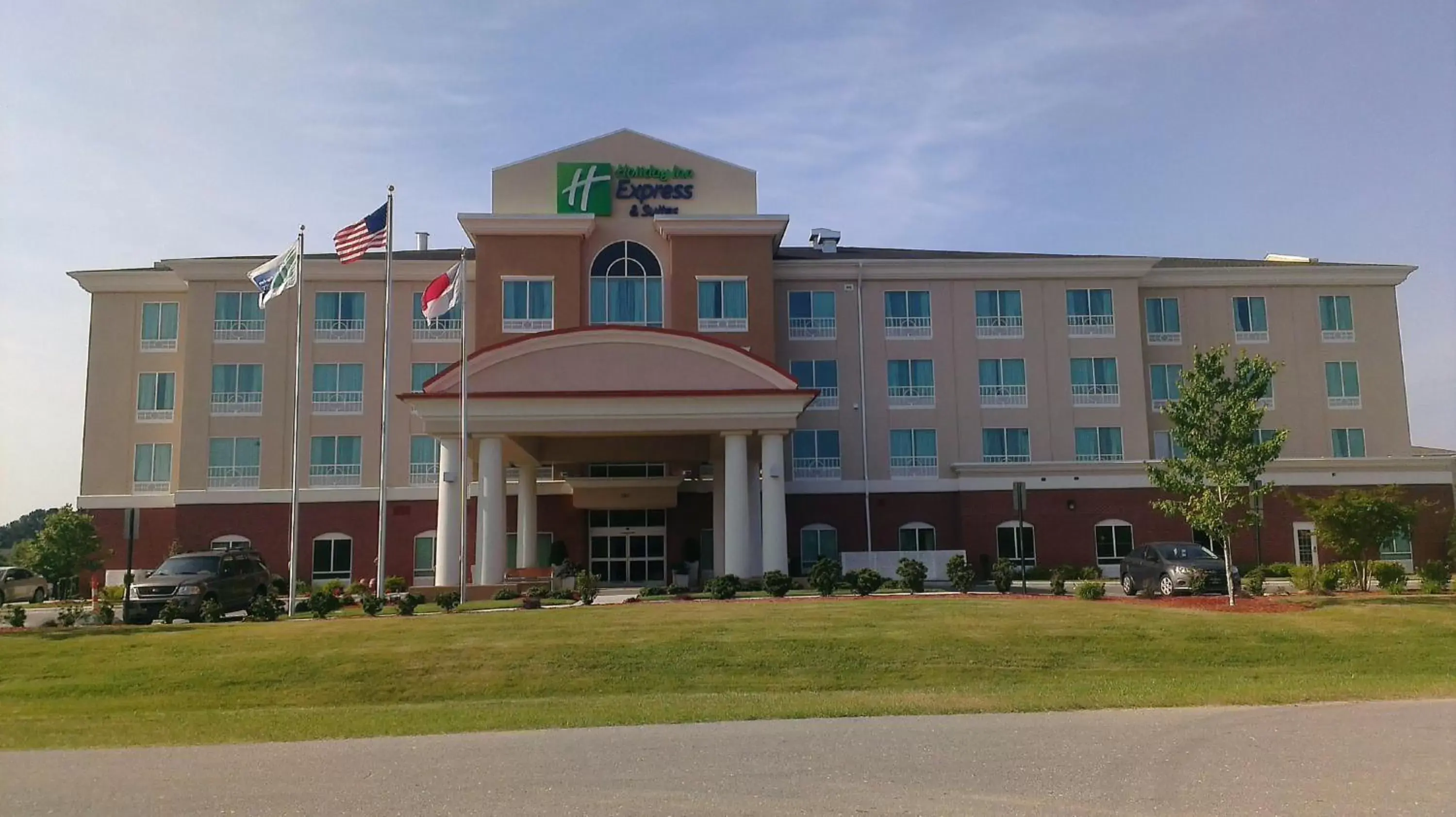 Property Building in Holiday Inn Express & Suites - Smithfield/Selma, an IHG Hotel