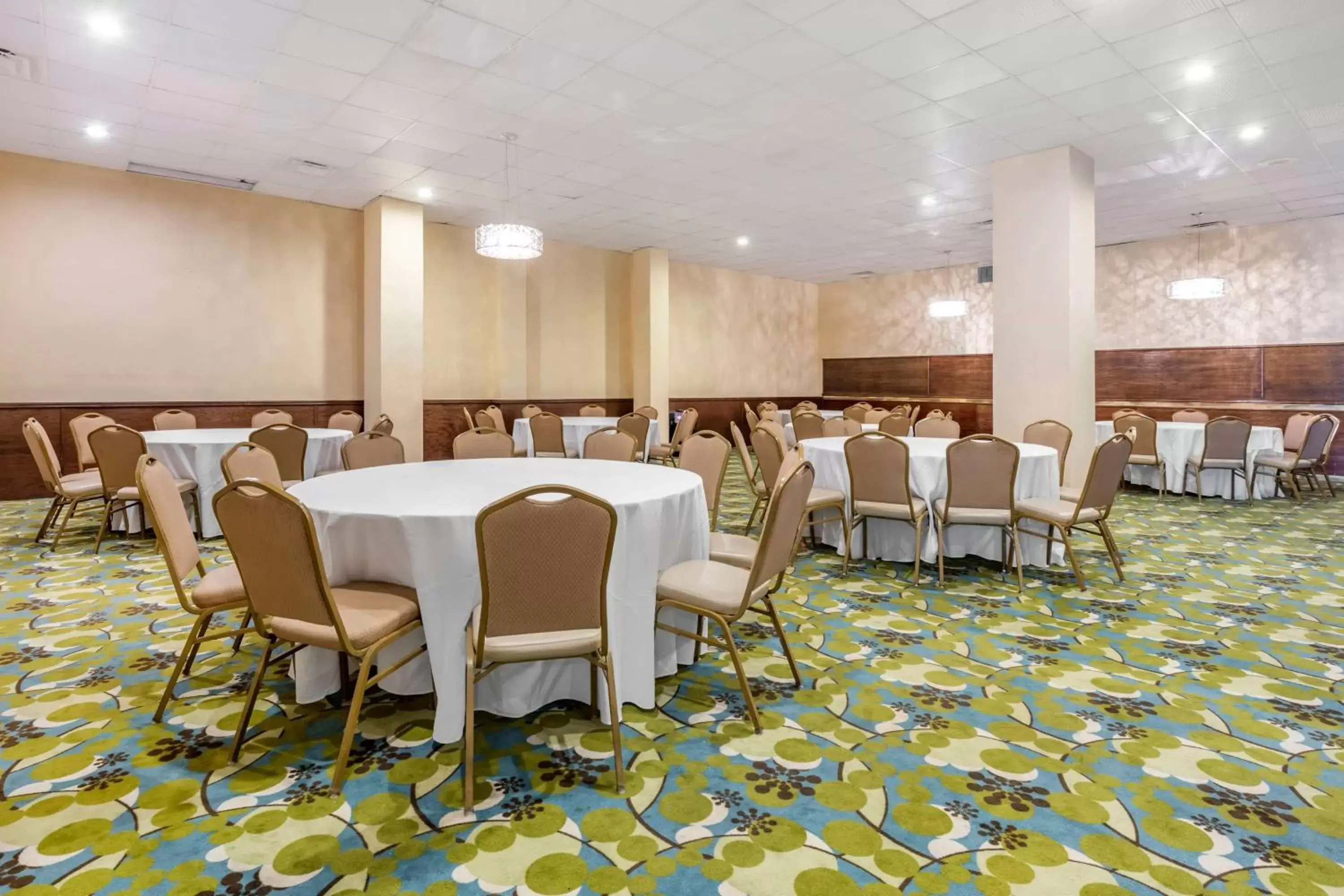 Banquet/Function facilities in Ramada Plaza by Wyndham Marco Polo Beach Resort