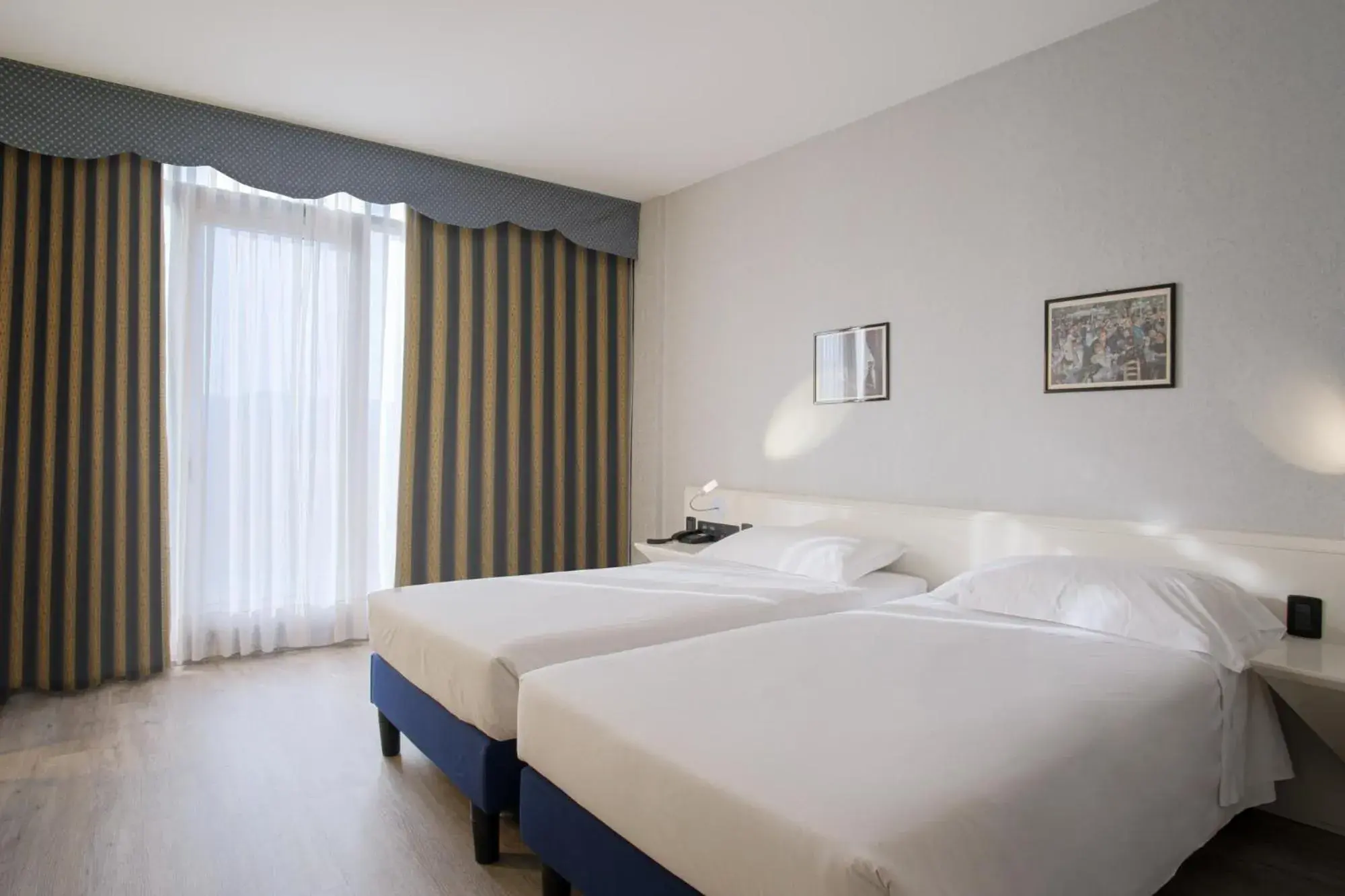 Bedroom, Bed in Hotel Viest