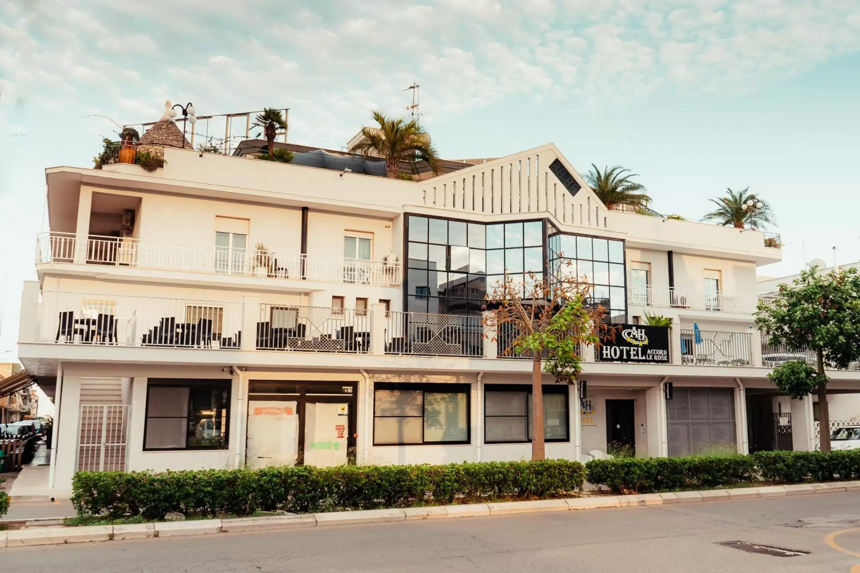 Property building in Accord Le Rose Property building in Accord Le Rose