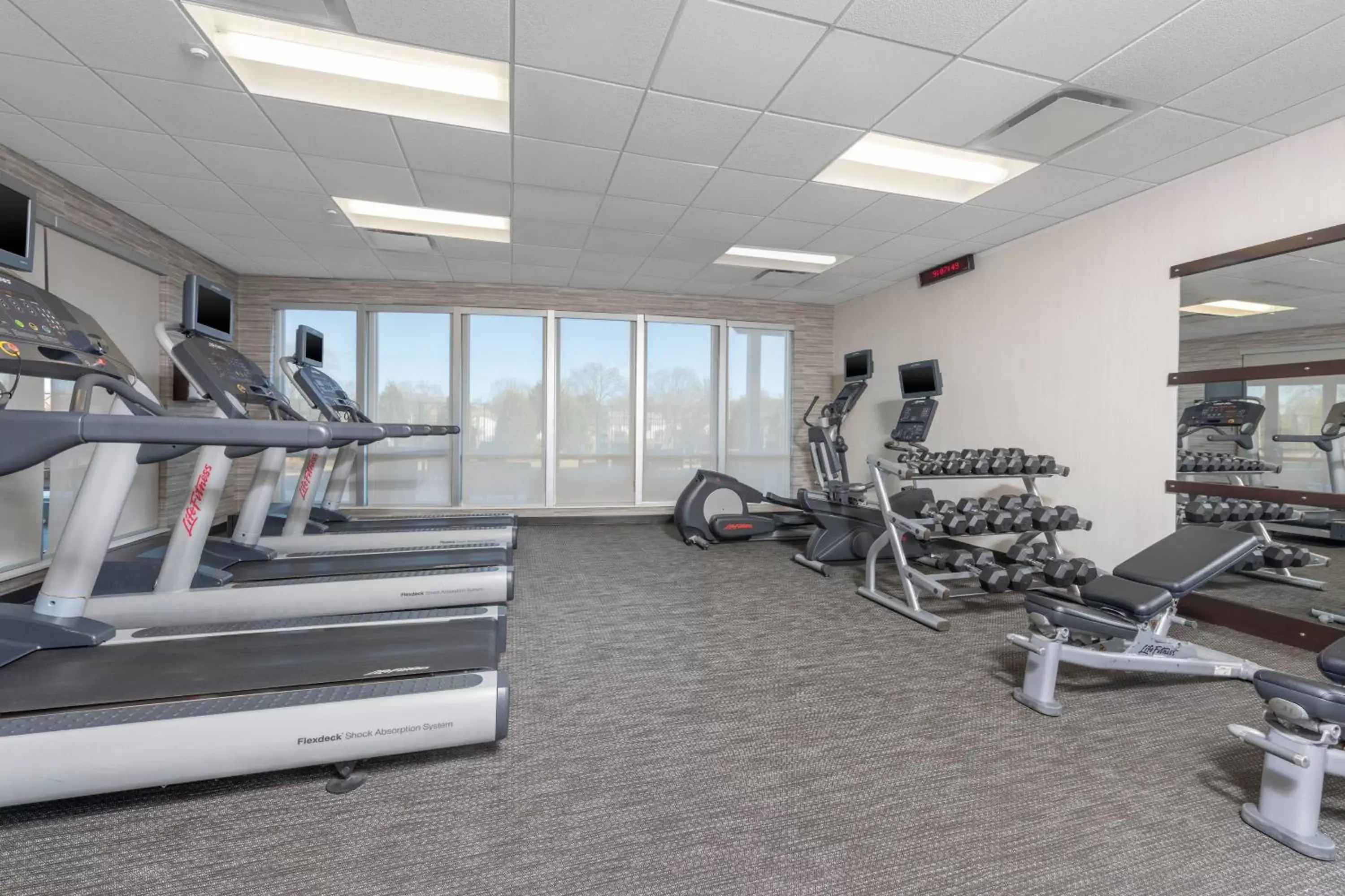 Fitness centre/facilities, Fitness Center/Facilities in Courtyard Milwaukee Airport