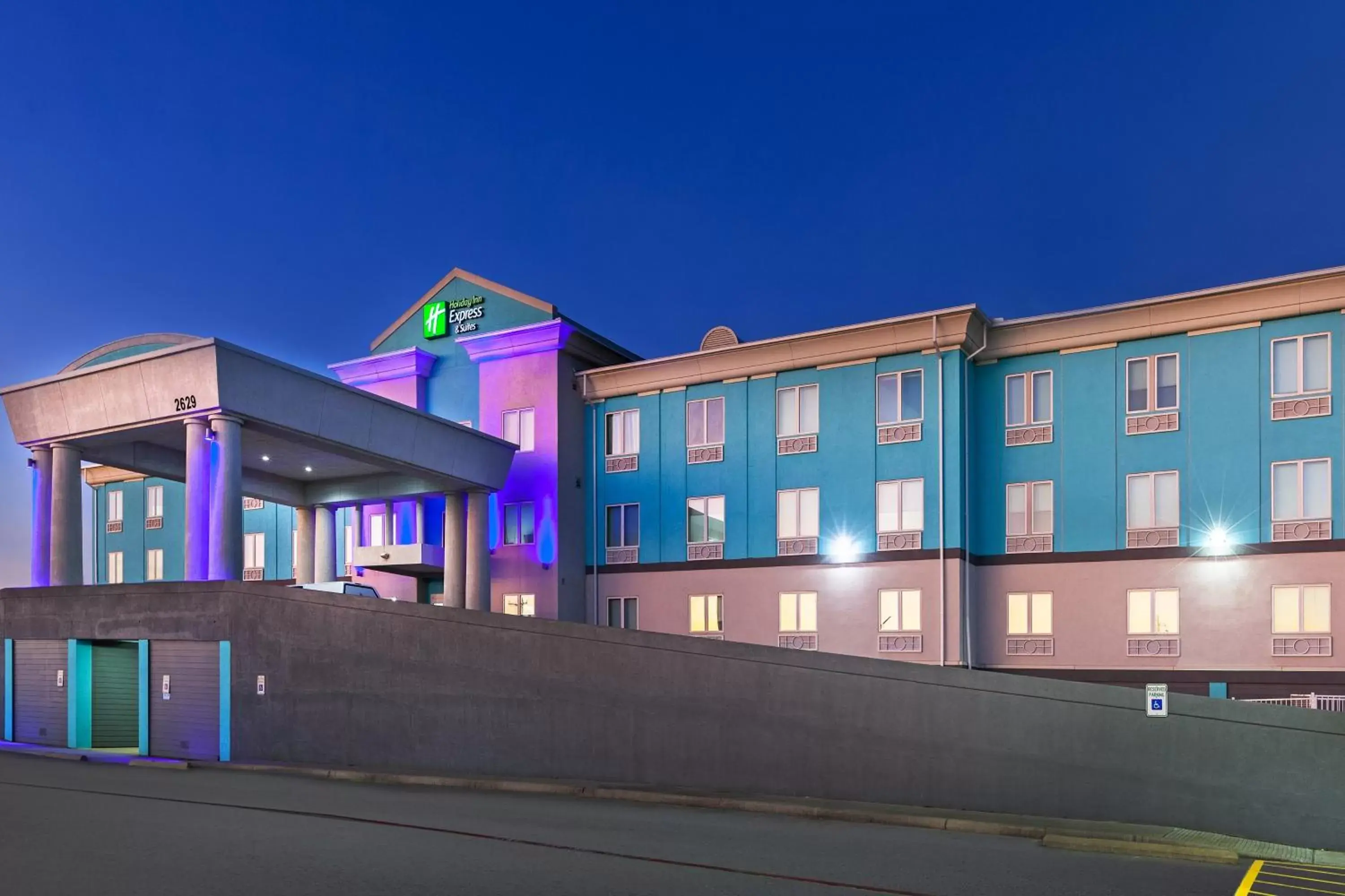 Property building in Holiday Inn Express Port Lavaca by IHG Property building in Holiday Inn Express Port Lavaca by IHG