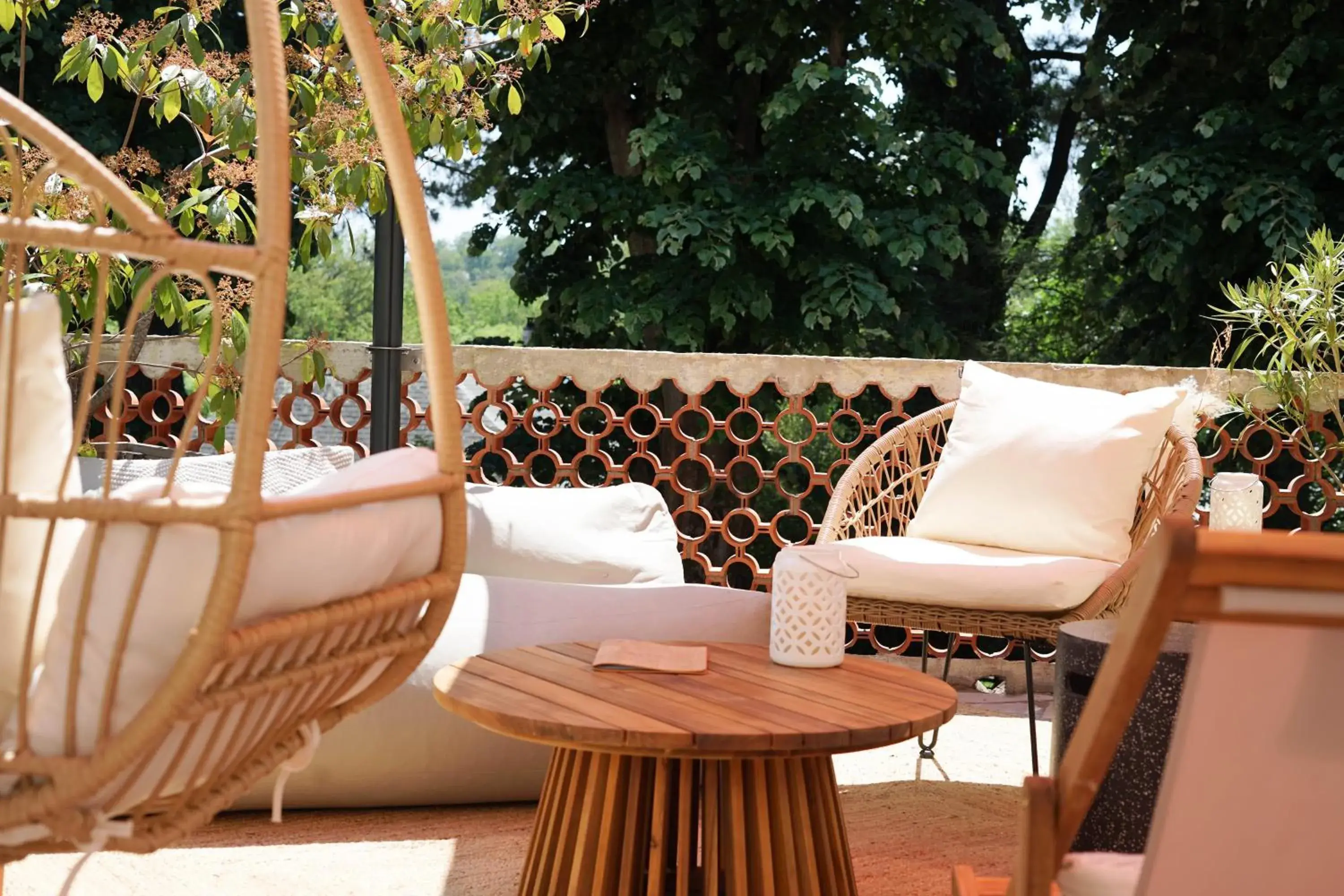Balcony/Terrace, Seating Area in Quintessia Resort et Spa