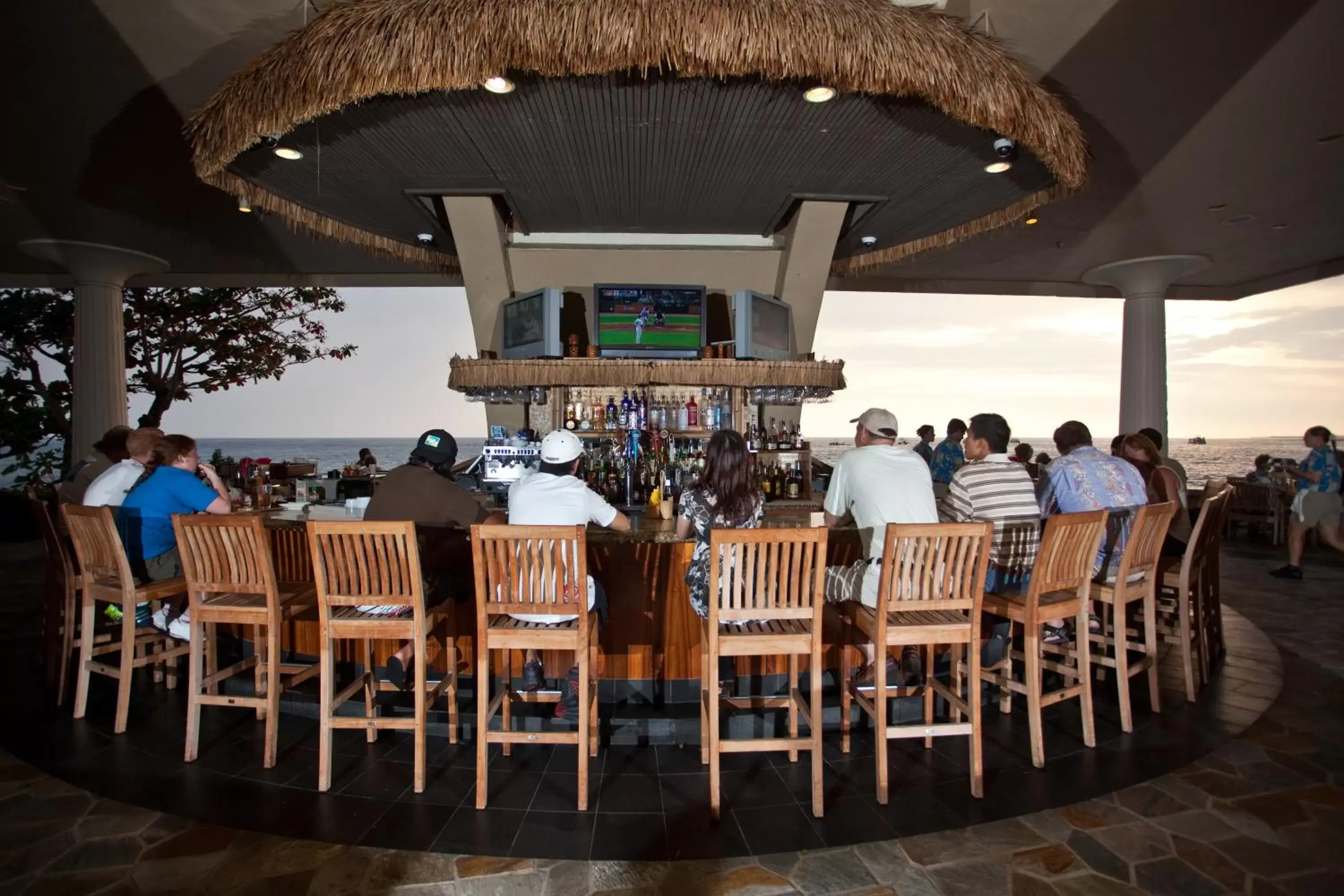 Lounge or bar, Restaurant/Places to Eat in Royal Kona Resort