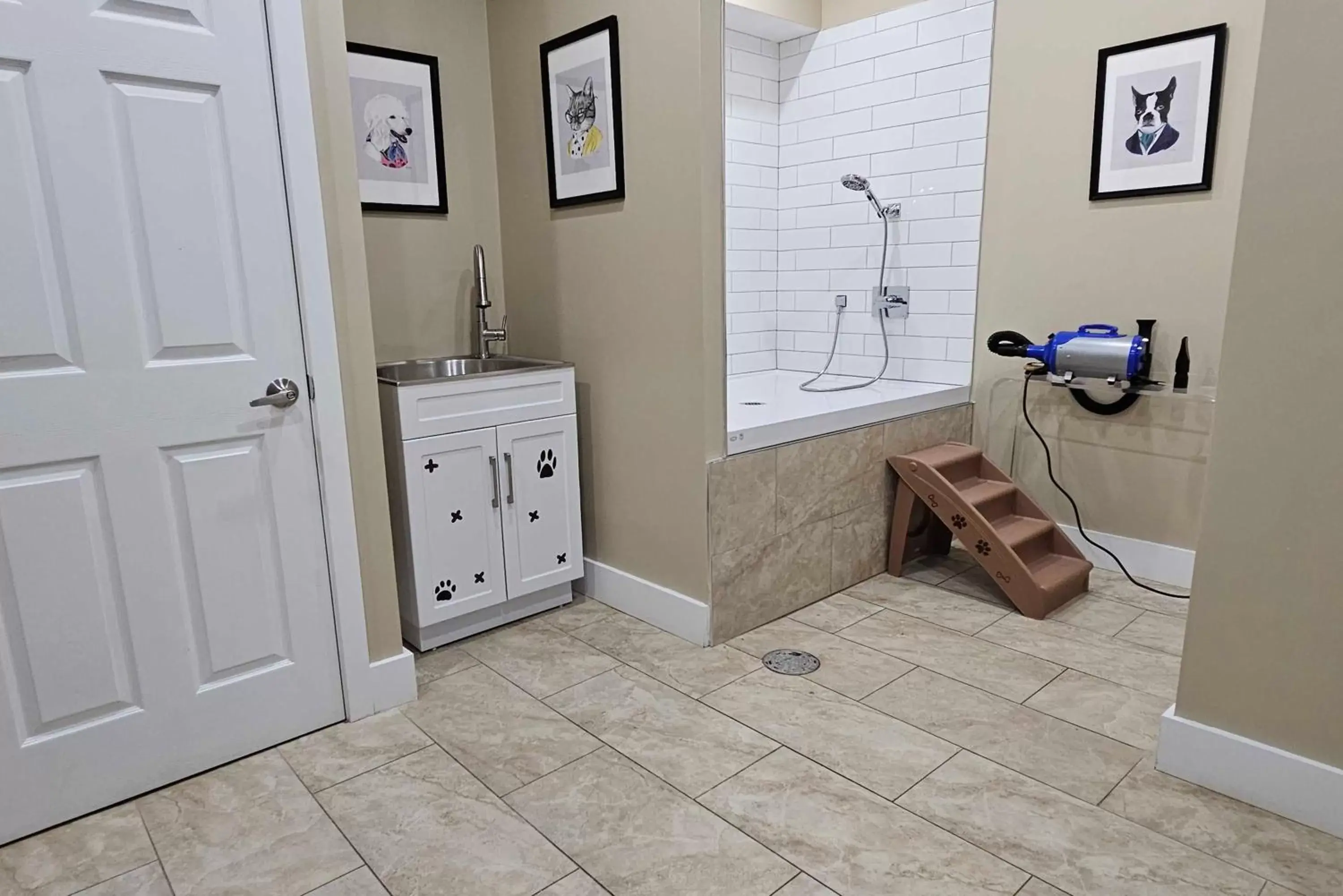 Pets, Bathroom in The Ledger Residences by Sosuite - Old City