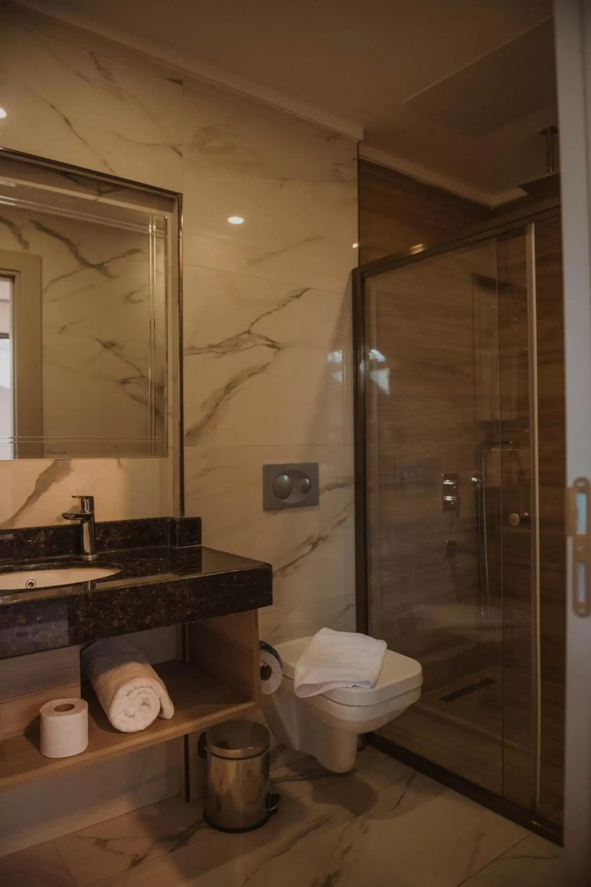 Bathroom in Peerless Villas Hotel