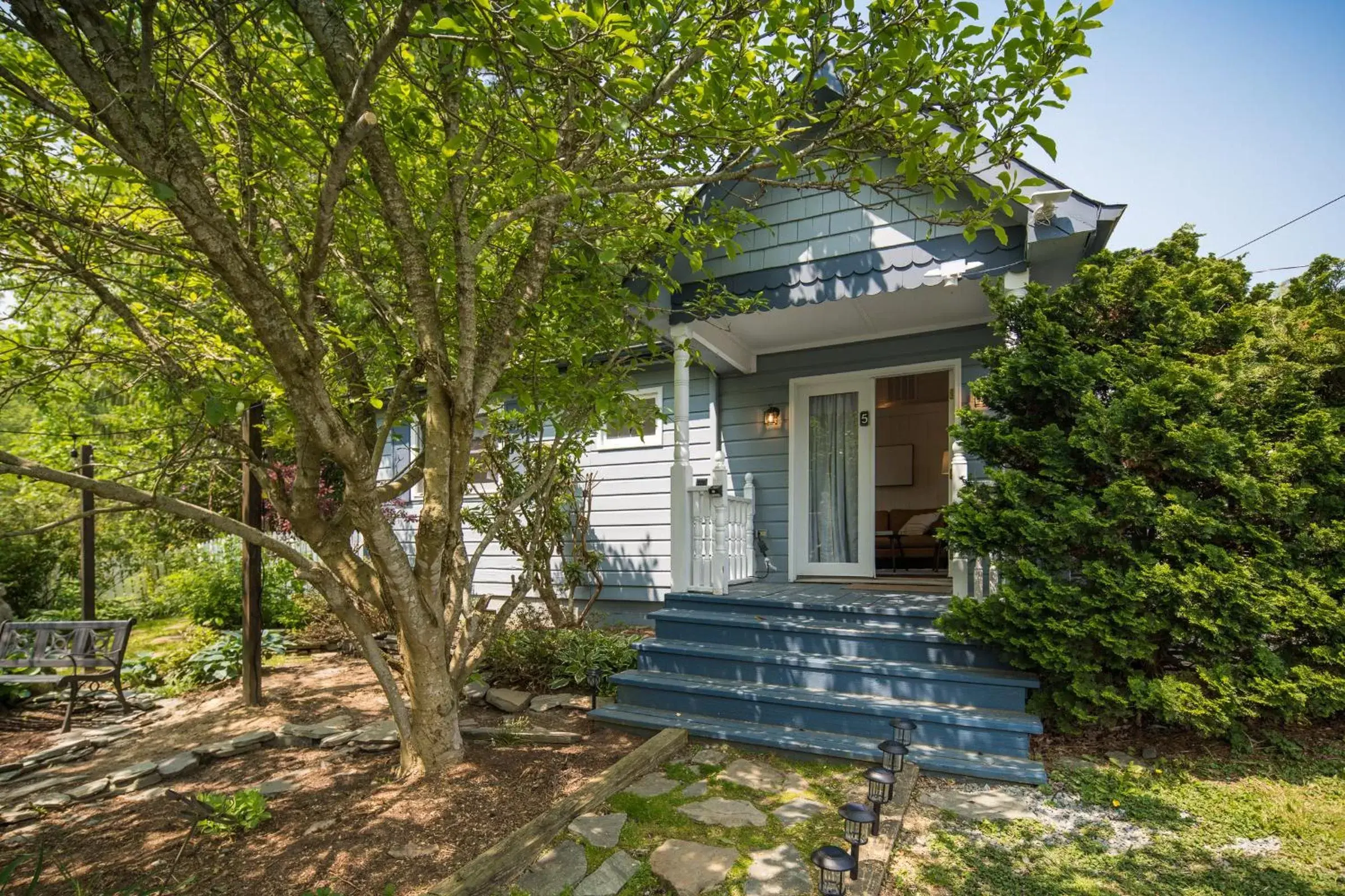 Property Building in The Victorian Inn Blowing Rock