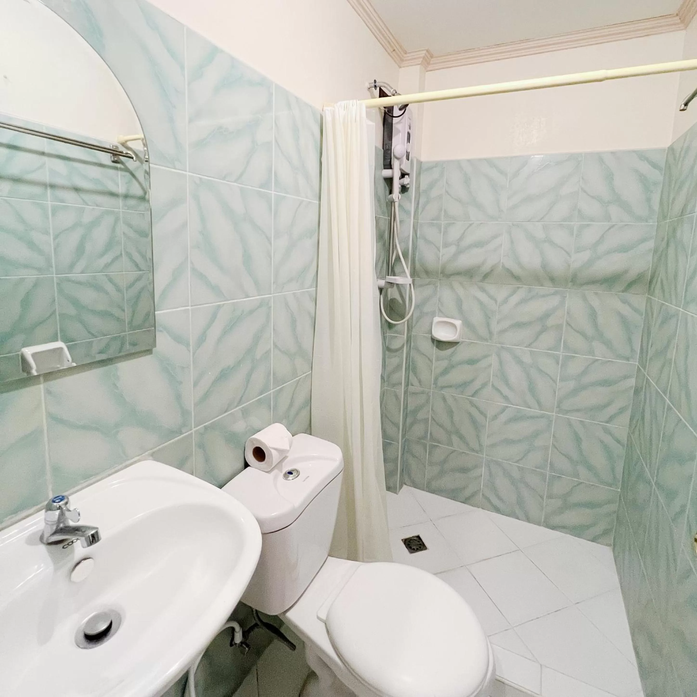 Bathroom in Balayong Pension