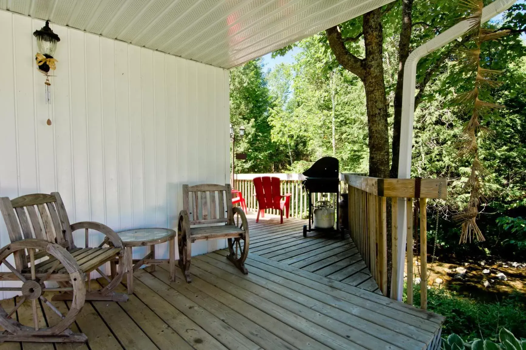 BBQ Facilities in Camping Chalets Spas Pignons Rouges