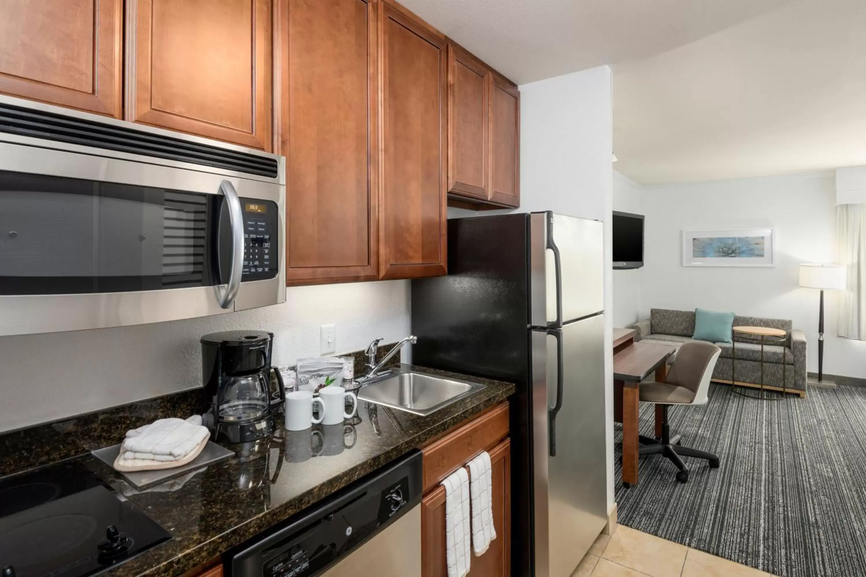 Kitchen or kitchenette, Kitchen/Kitchenette in TownePlace Suites by Marriott Tucson Williams Centre